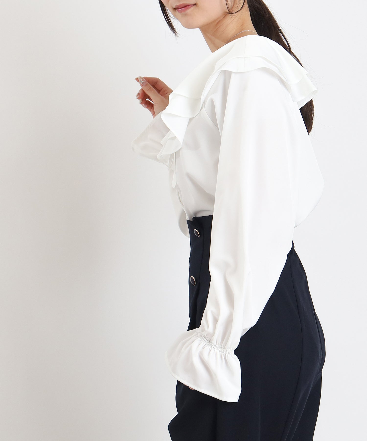 ホワイト　model：160　着用サイズ：M