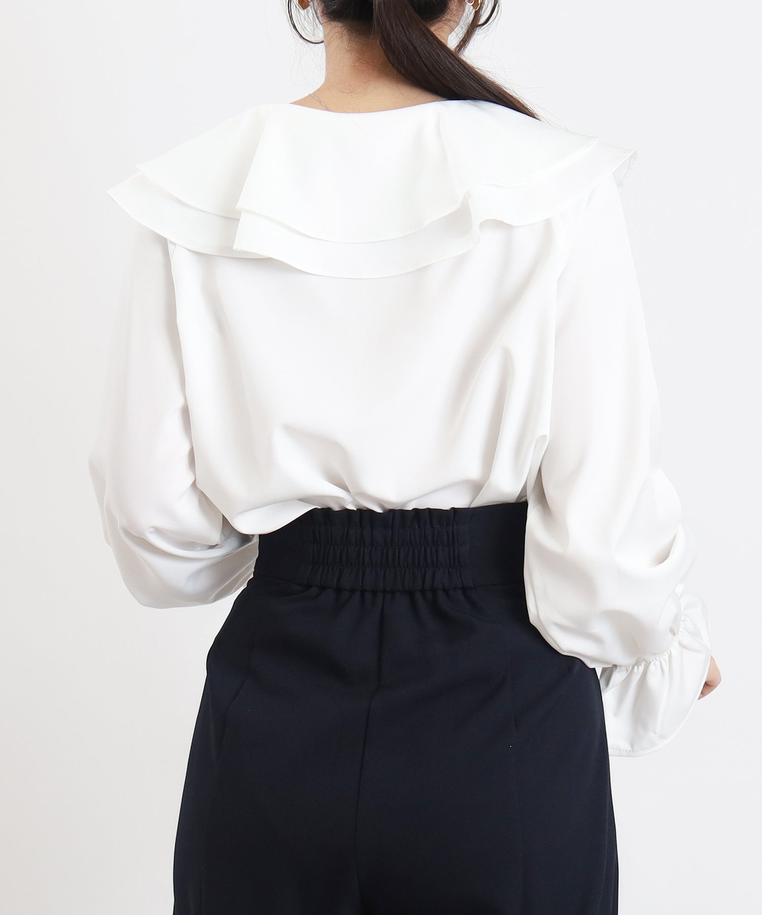 ホワイト　model：160　着用サイズ：M