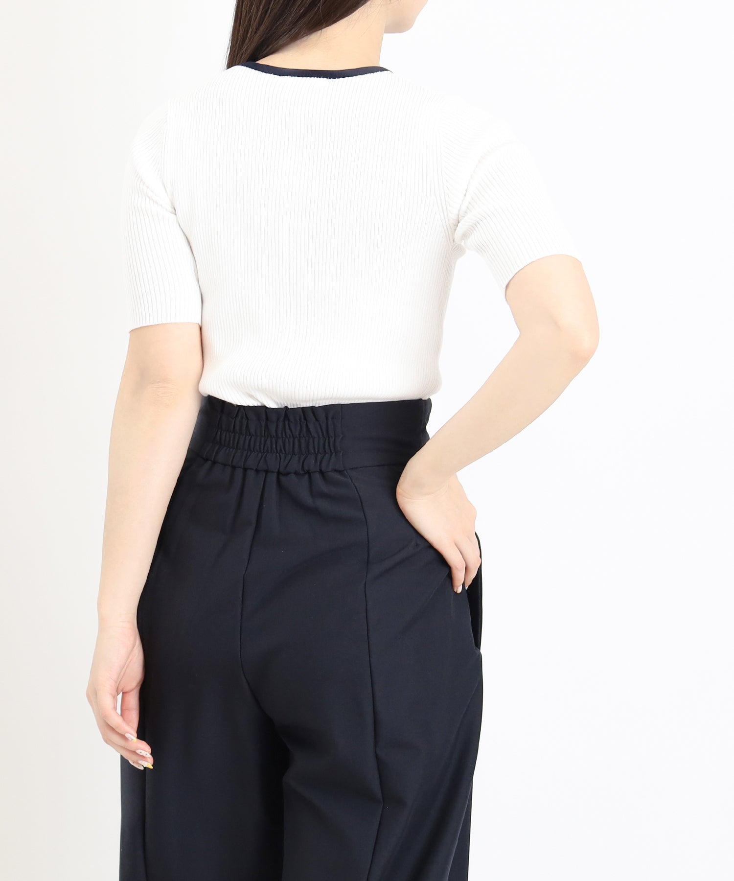 ホワイト　model:160　着用サイズ：M