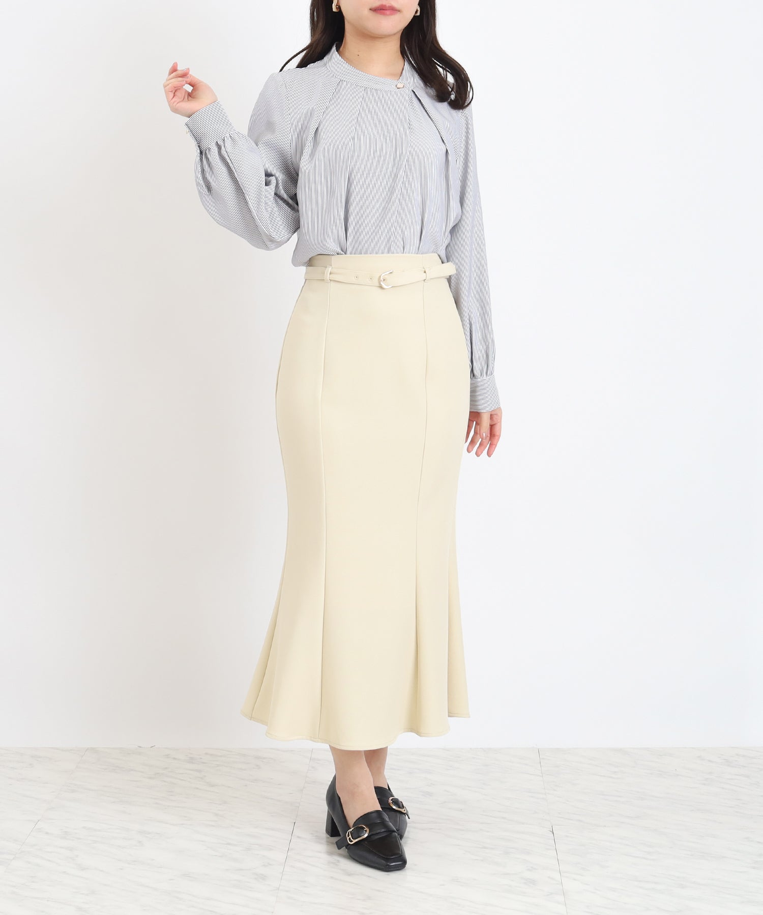 ホワイト×ブラック　model：156　着用サイズ：M