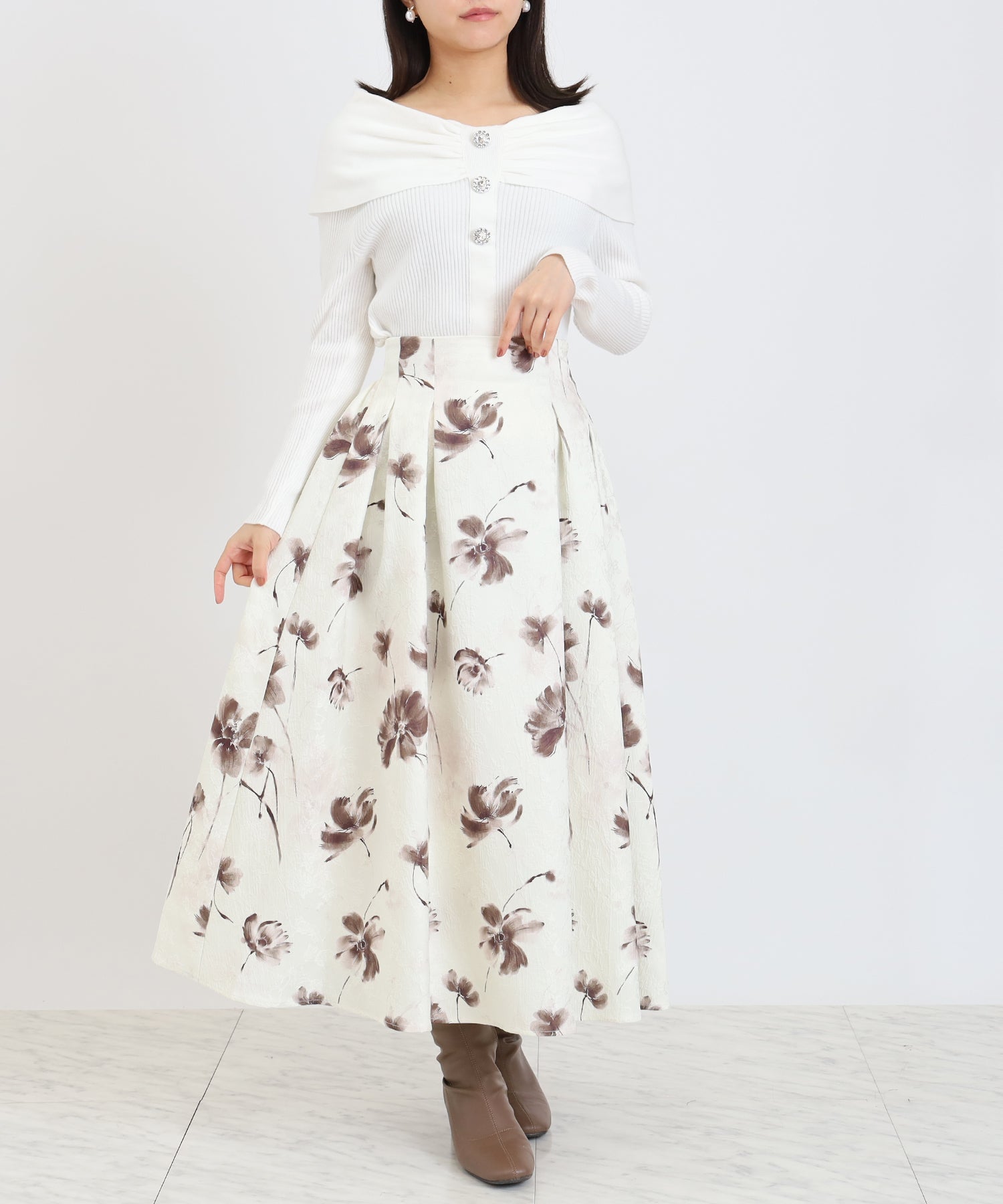 ホワイト　model：156　着用サイズ：M