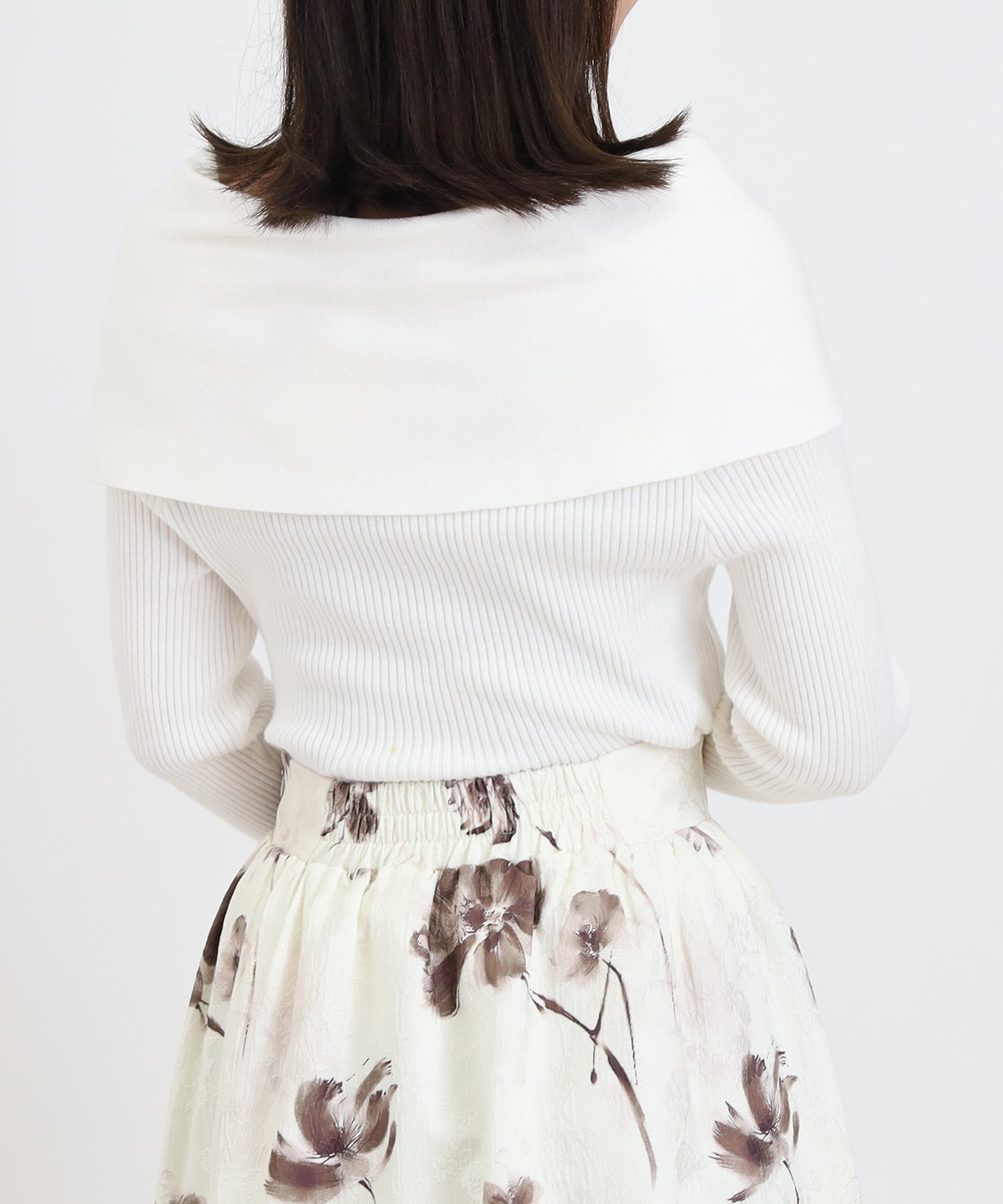 ホワイト　model：156　着用サイズ：M