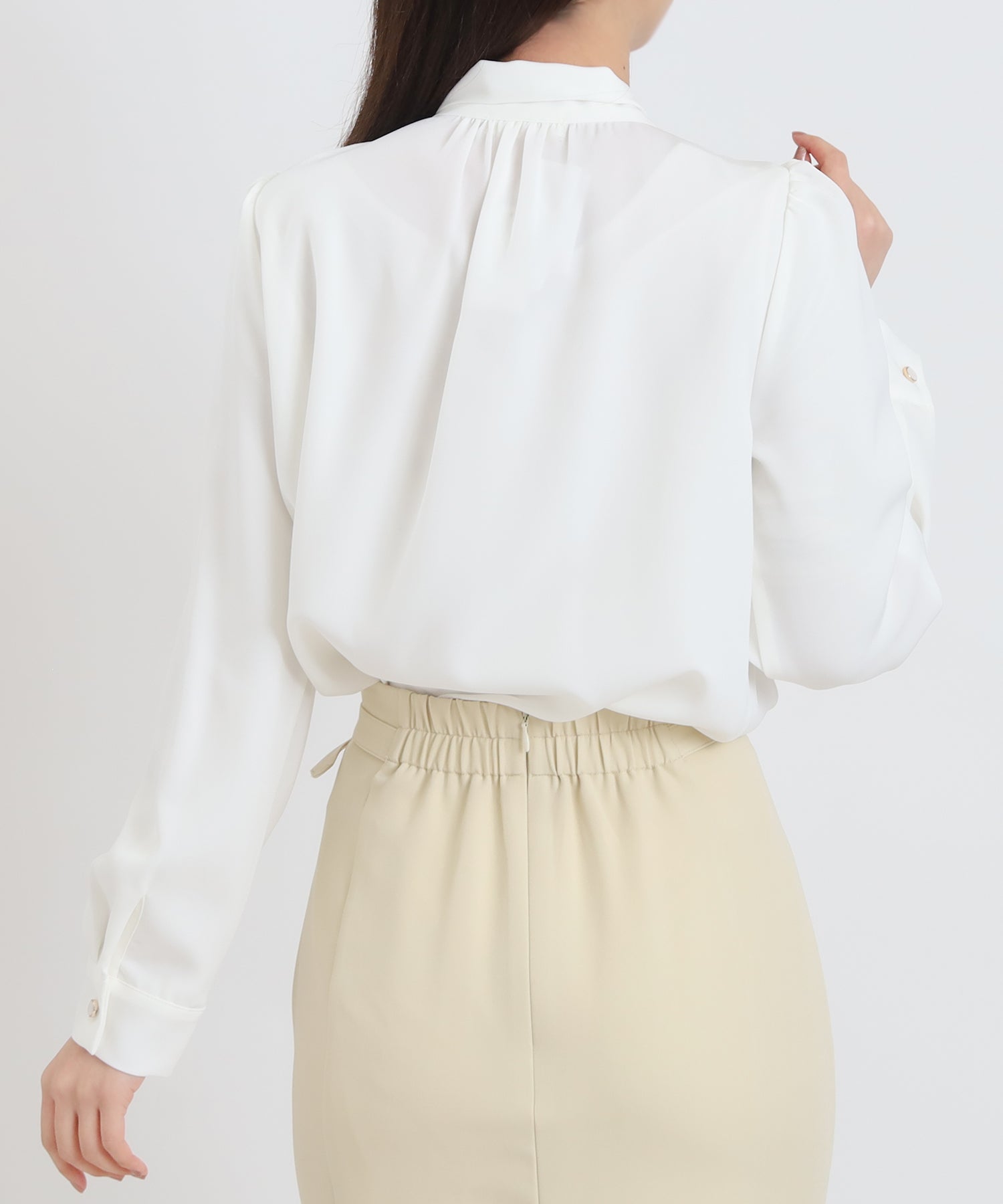 ホワイト　model：156　着用サイズ：M