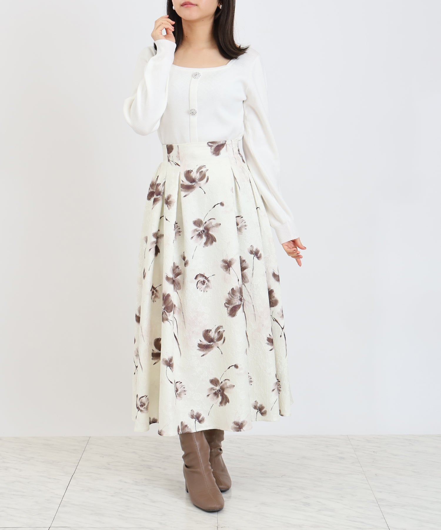 ホワイト　model：156　着用サイズ：M