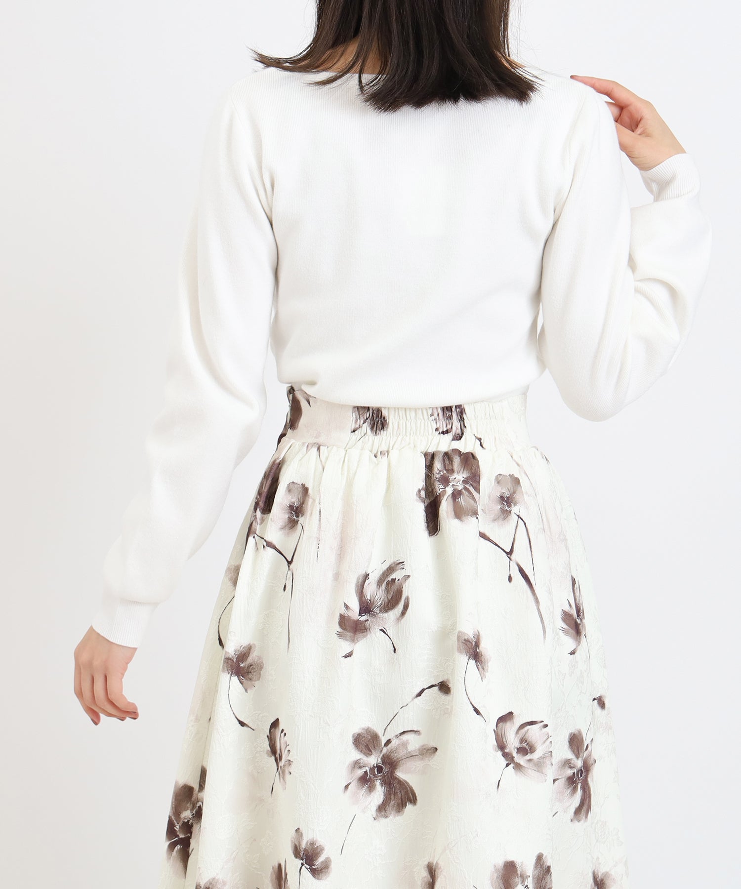 ホワイト　model：156　着用サイズ：M