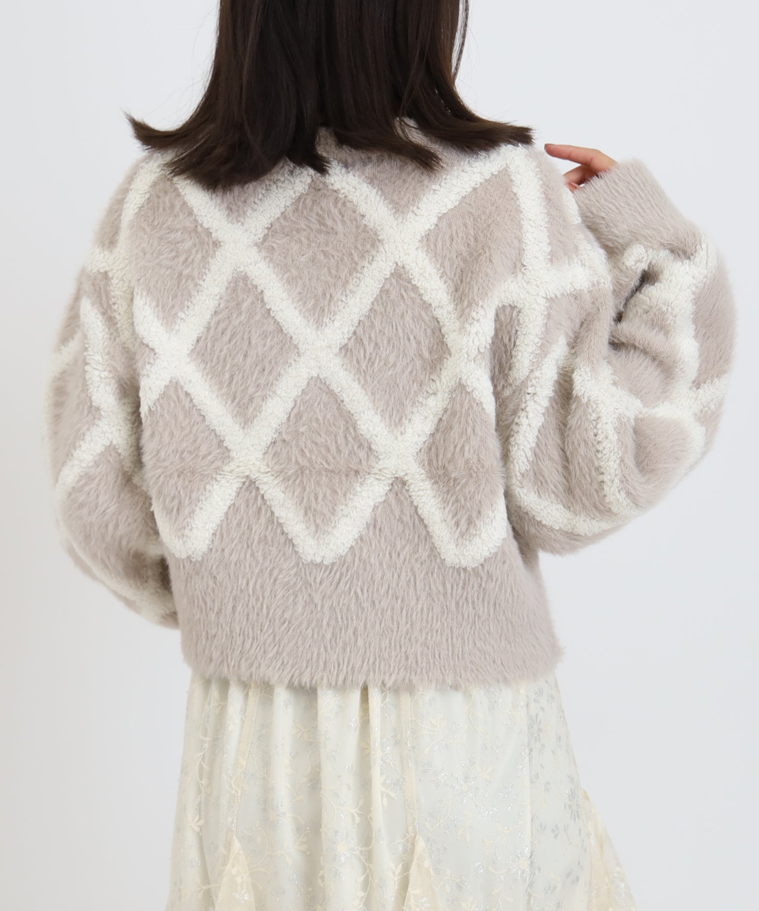 グレージュ　model；156　着用サイズ：M