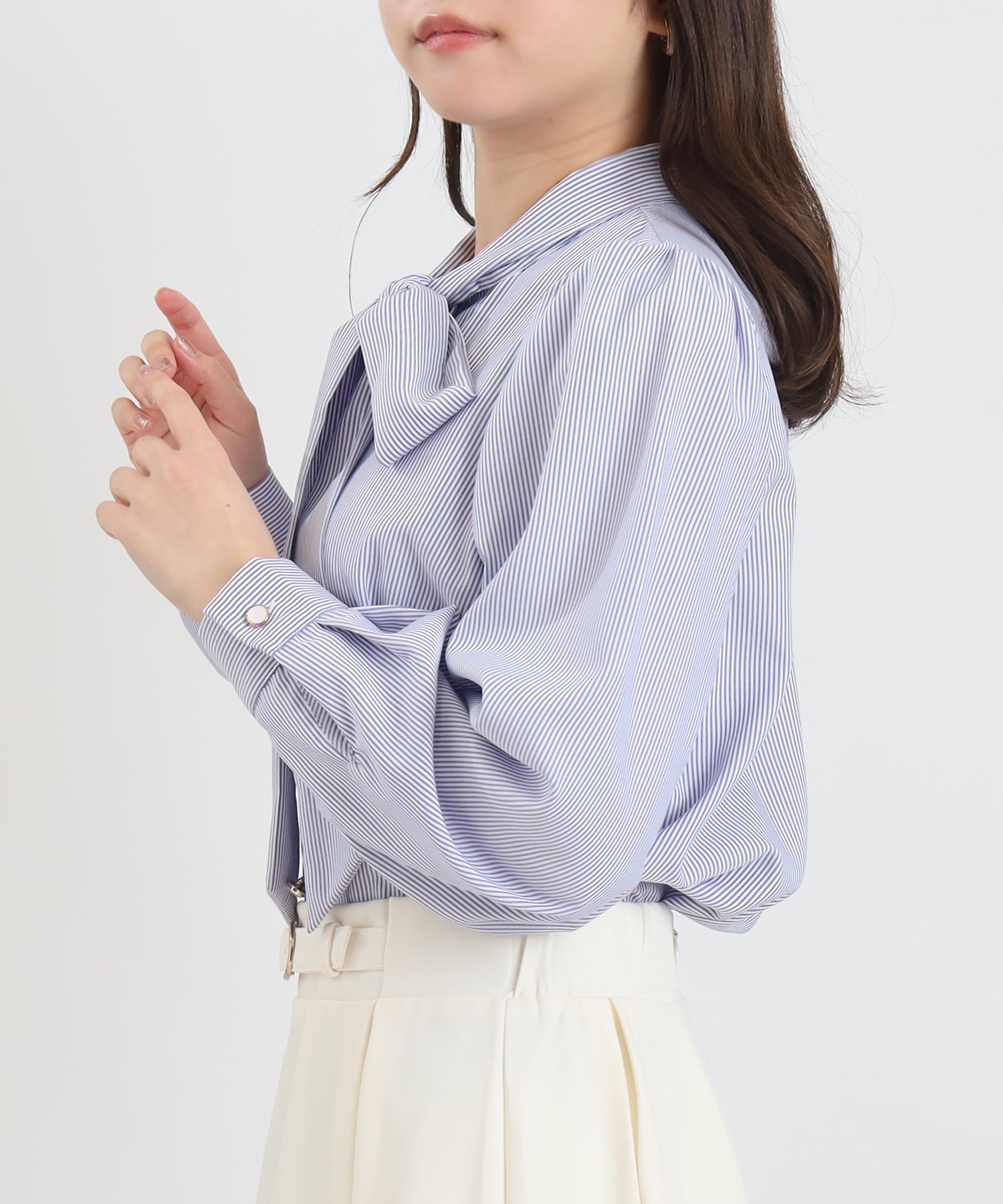 ホワイト×ブルー　model：156　着用サイズ：M