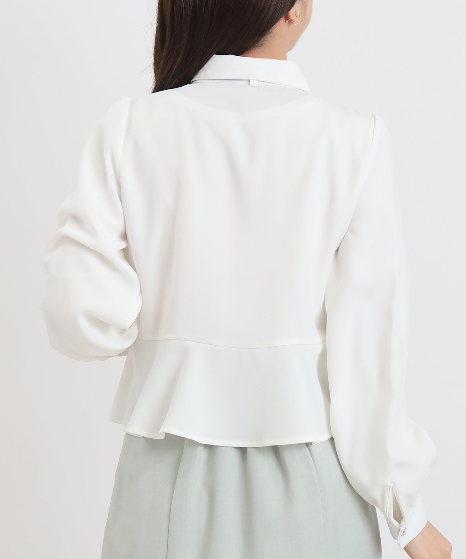 ホワイト　model：156　着用サイズ：M