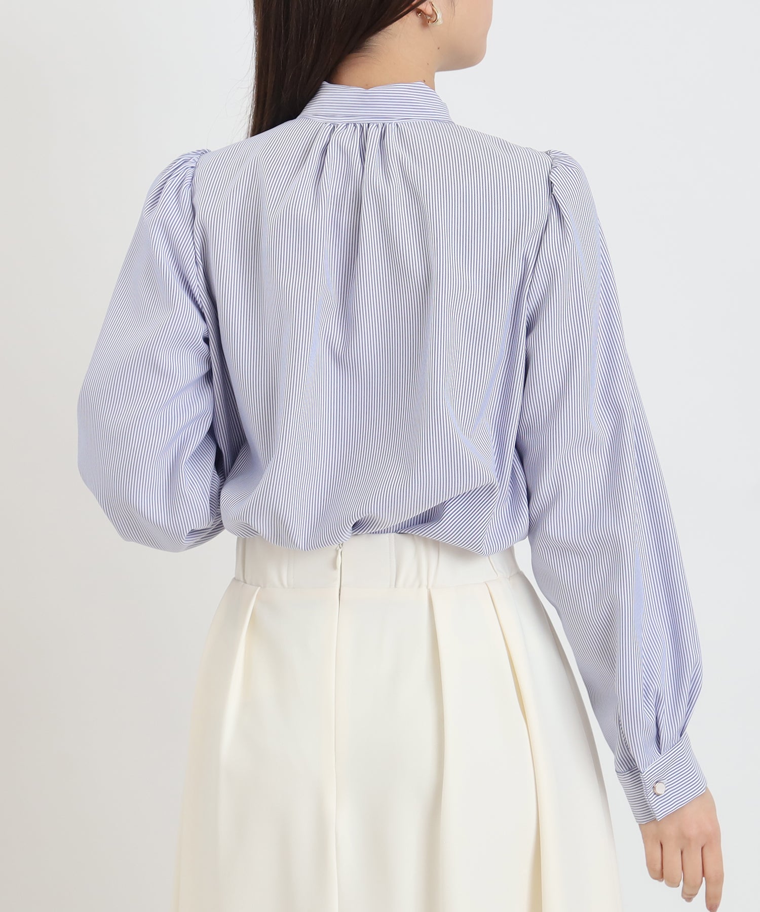 ホワイト×ブルー　model：156　着用サイズ：M