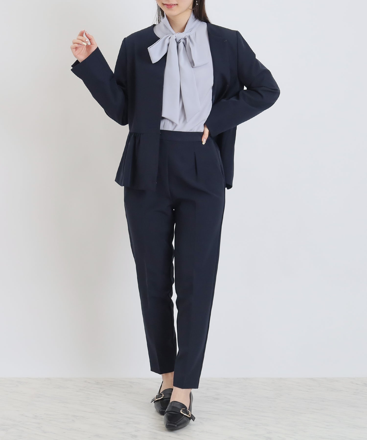 ダスティーブルー　model：160㎝　着用サイズ：M