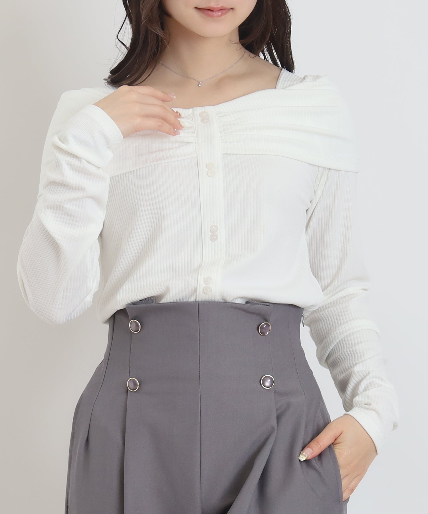 ホワイト　model：160　着用サイズ：M