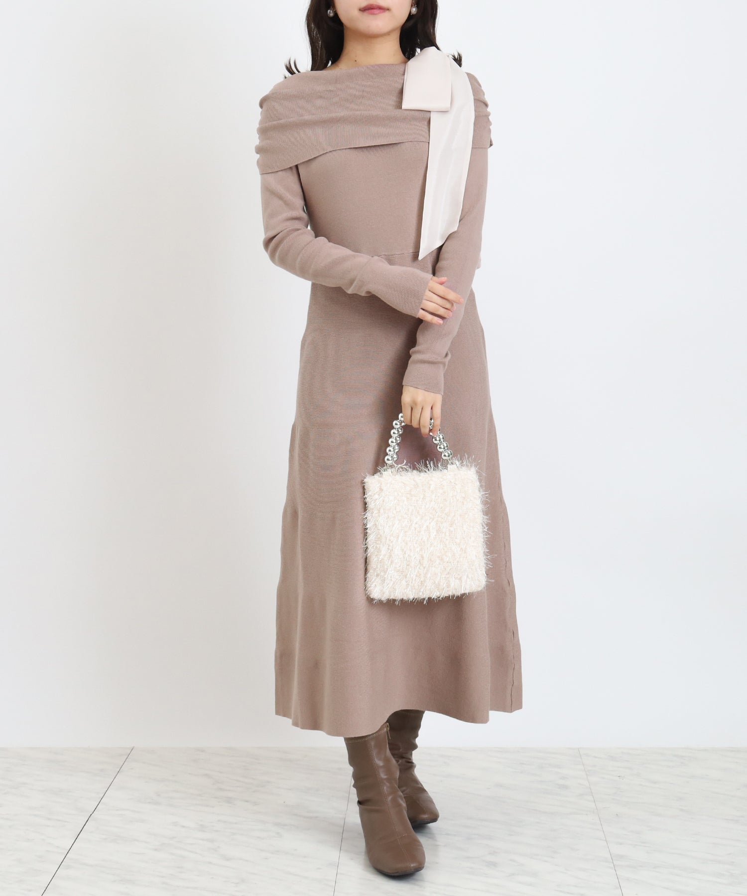 ピンクベージュ　model:156　着用サイズ：M