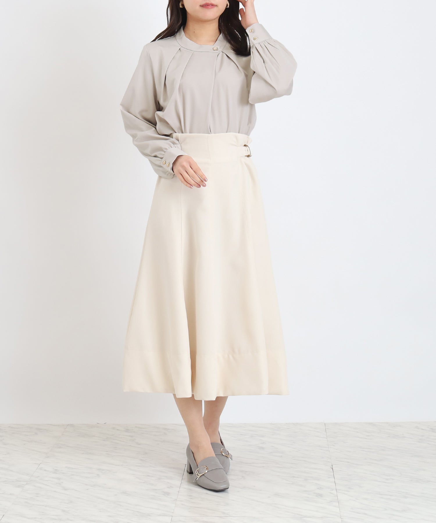 グレージュ　model：156　着用サイズ：M