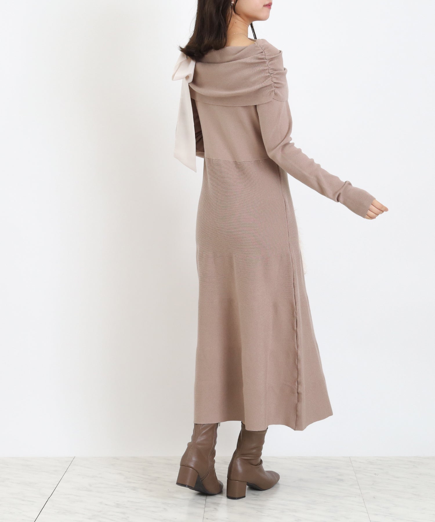 ピンクベージュ　model:156　着用サイズ：M