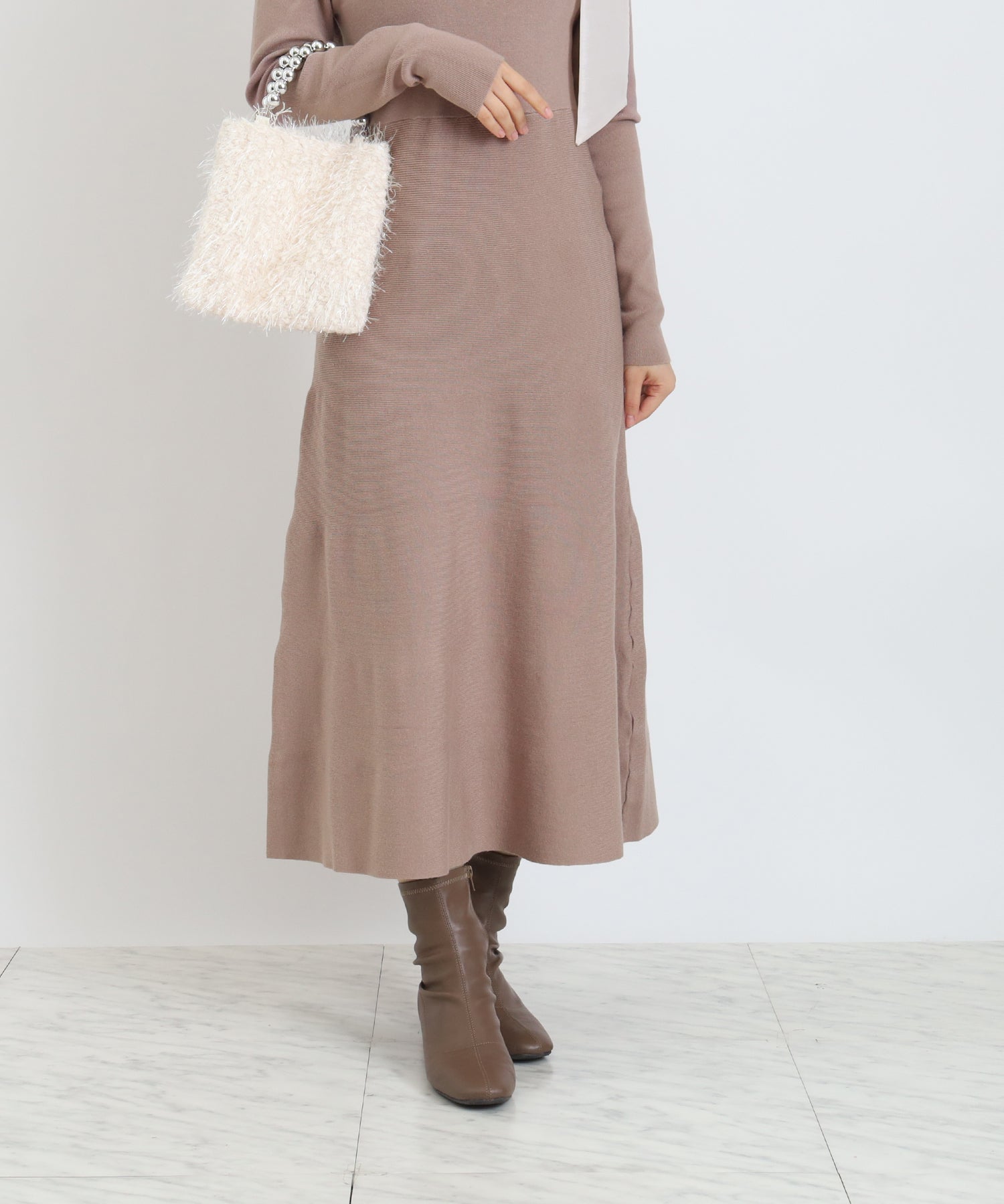 ピンクベージュ　model:156　着用サイズ：M