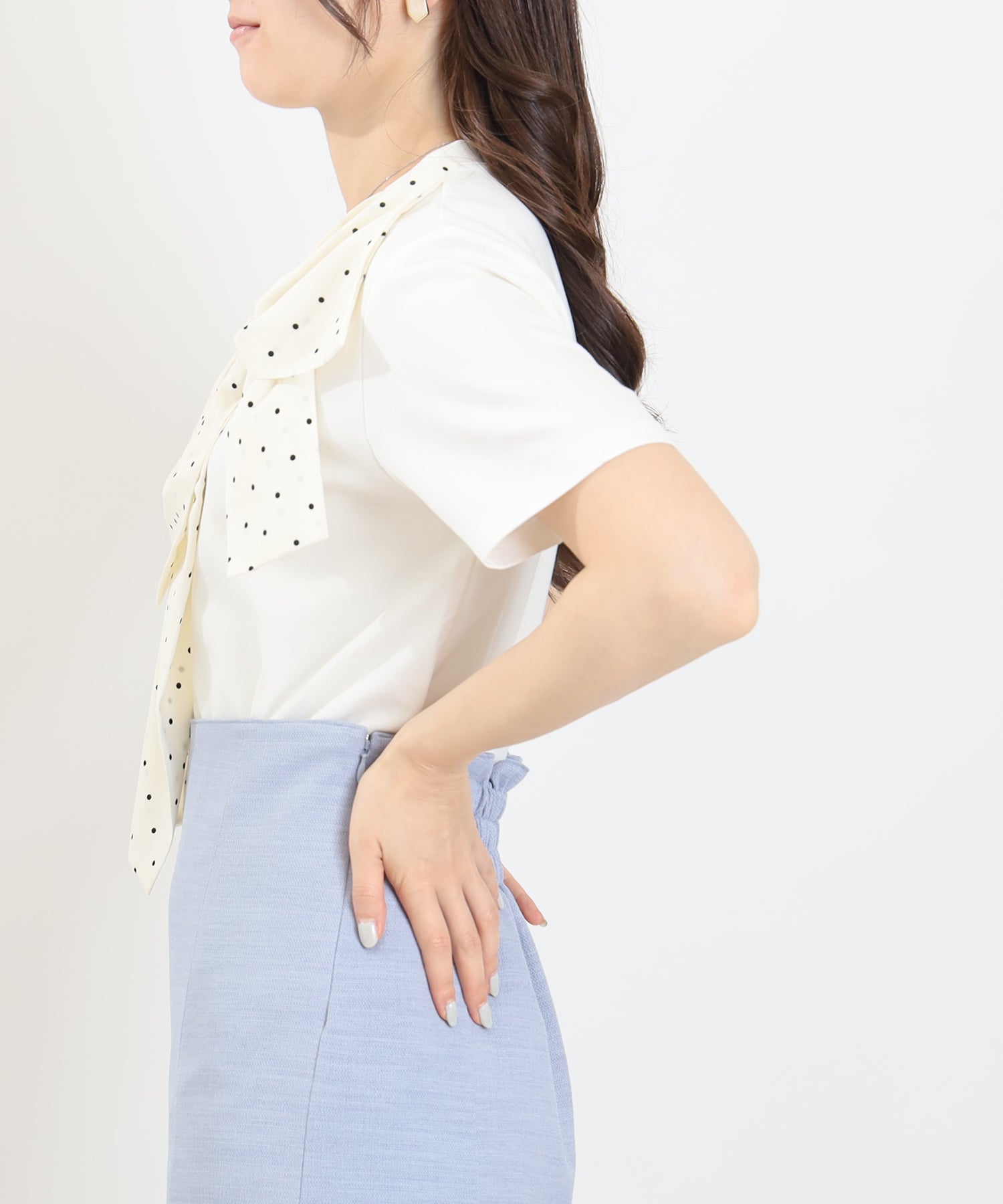 ホワイト　model：160　着用サイズ：M