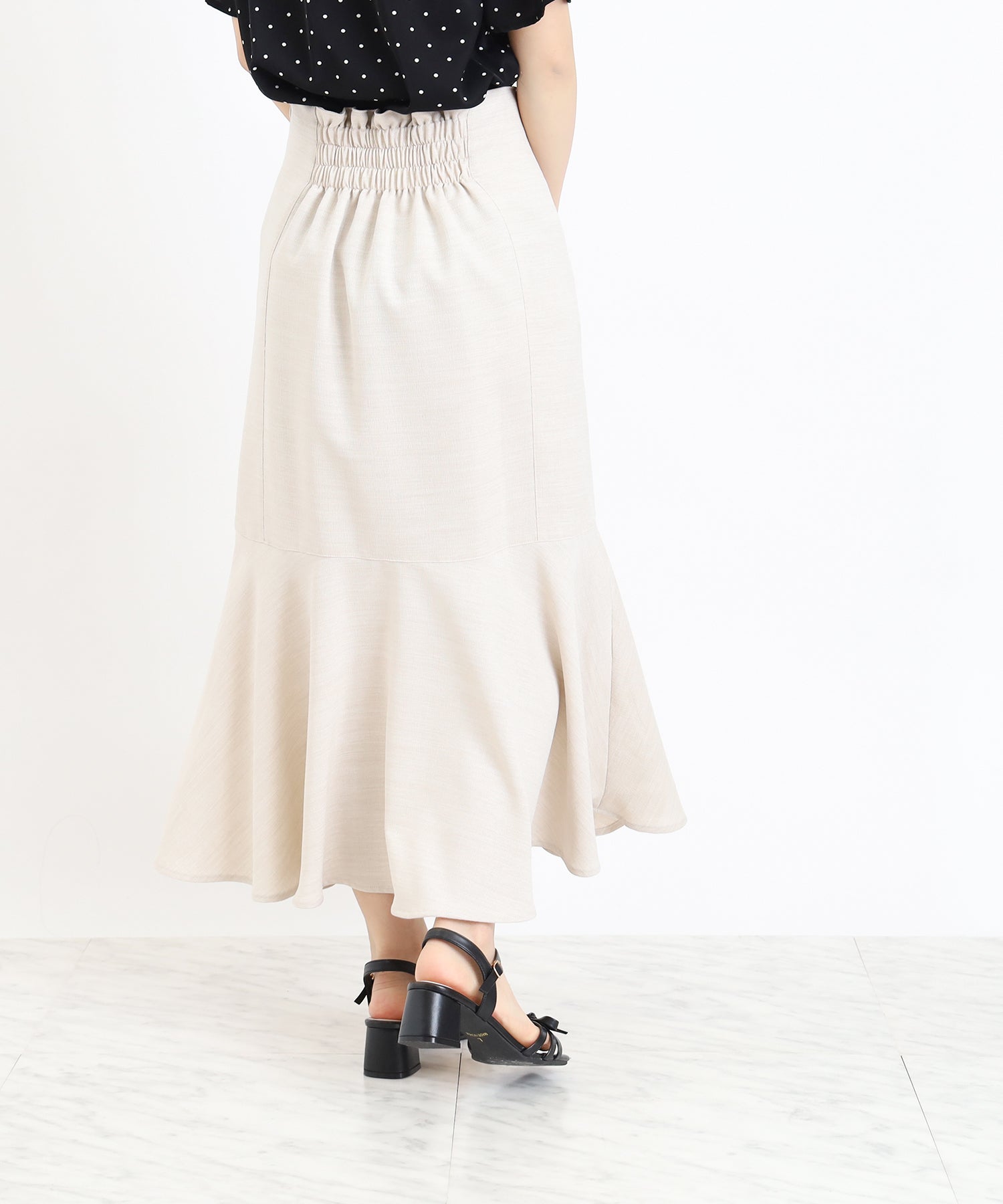 ベージュ　model：156　着用サイズ：S