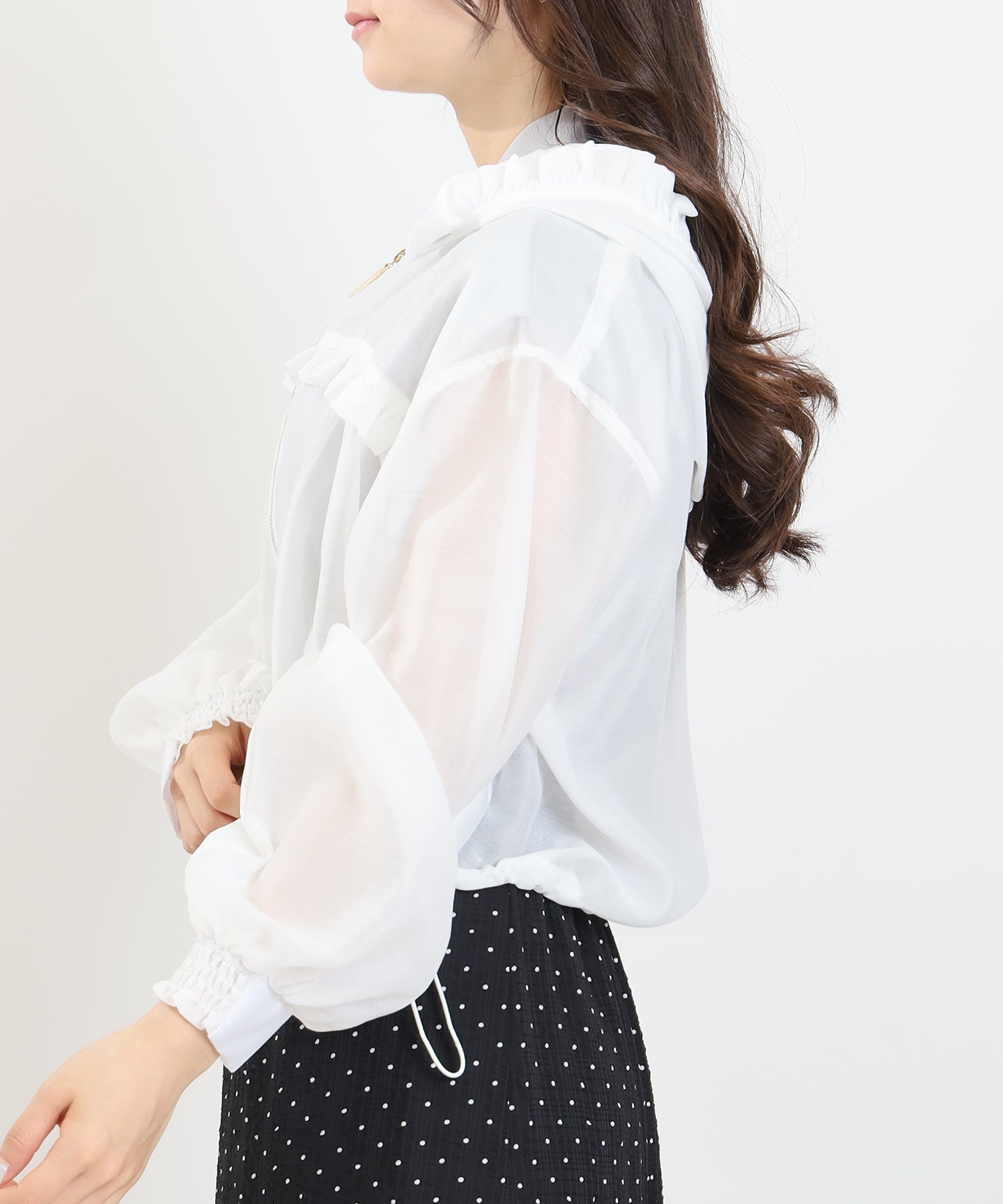ホワイト　model：160　着用サイズ：M