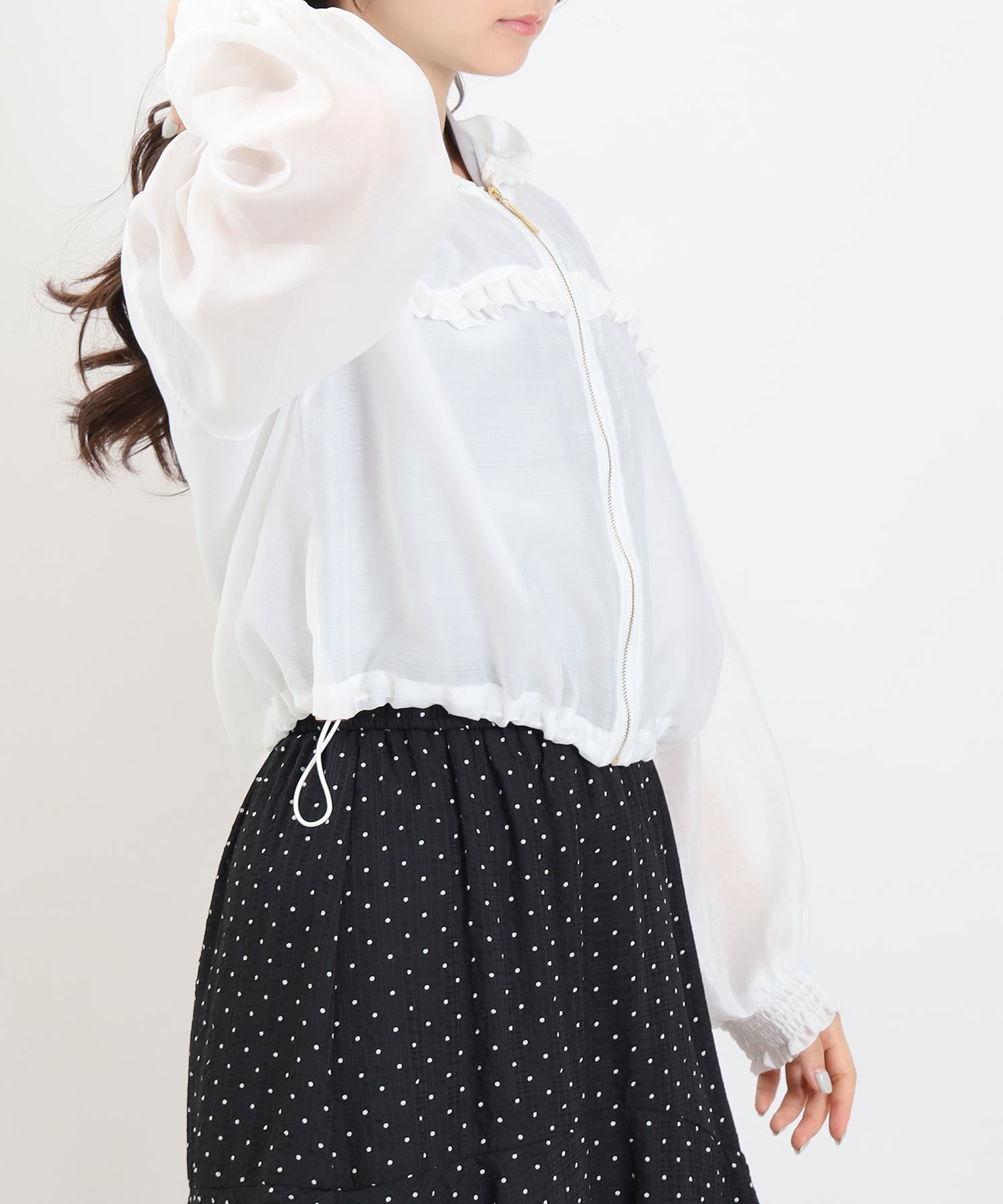 ホワイト　model：160　着用サイズ：M