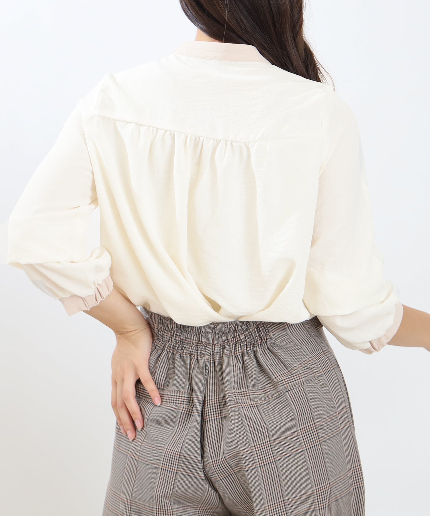 ホワイト　model：160　着用サイズ：Ｍ