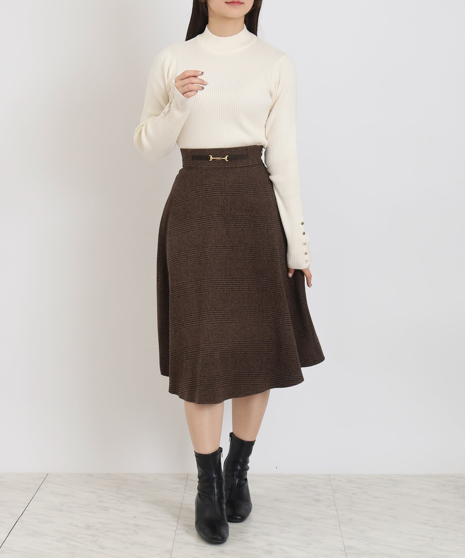 アイボリー　model：160　着用サイズ：M