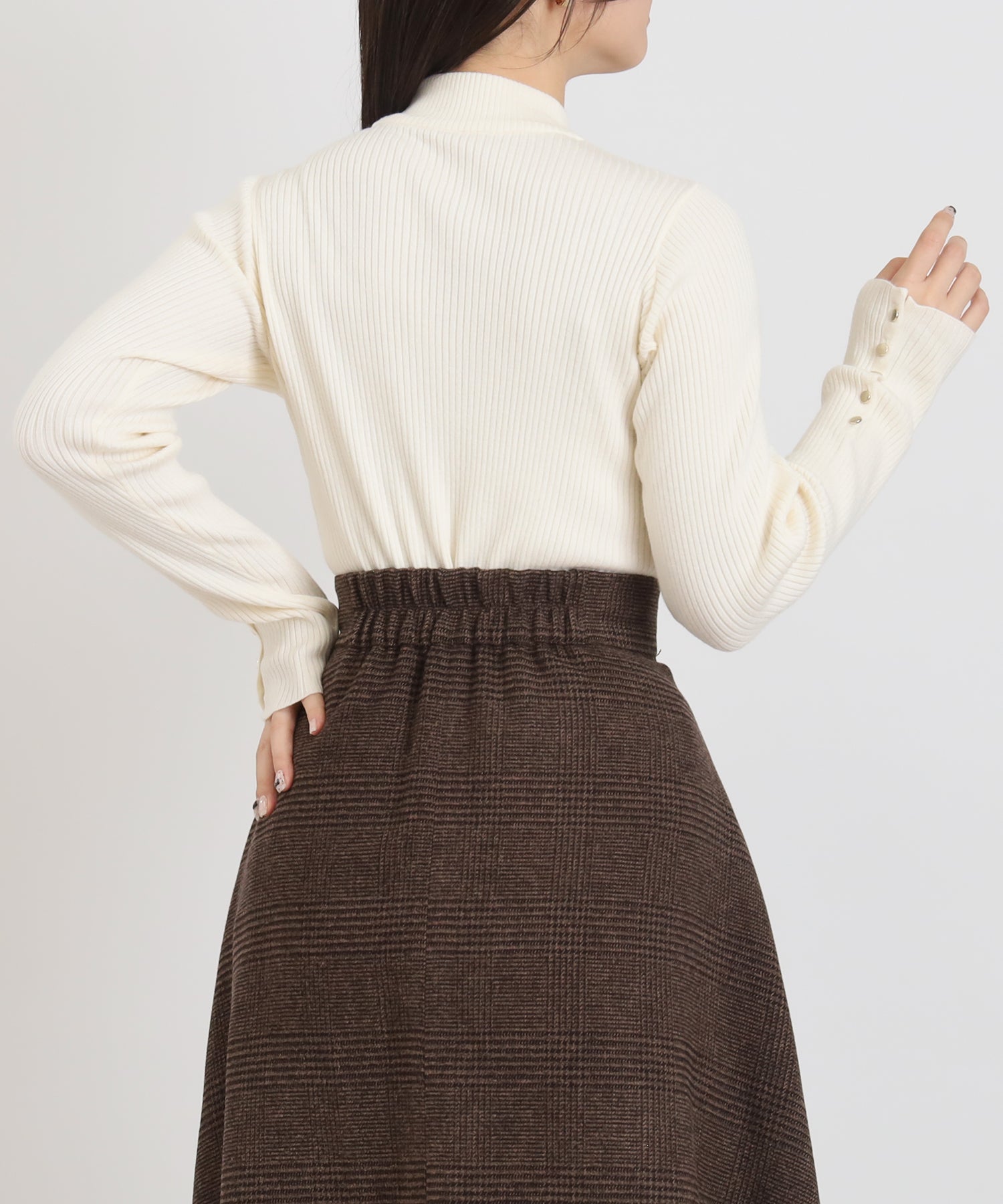 アイボリー　model：160　着用サイズ：M