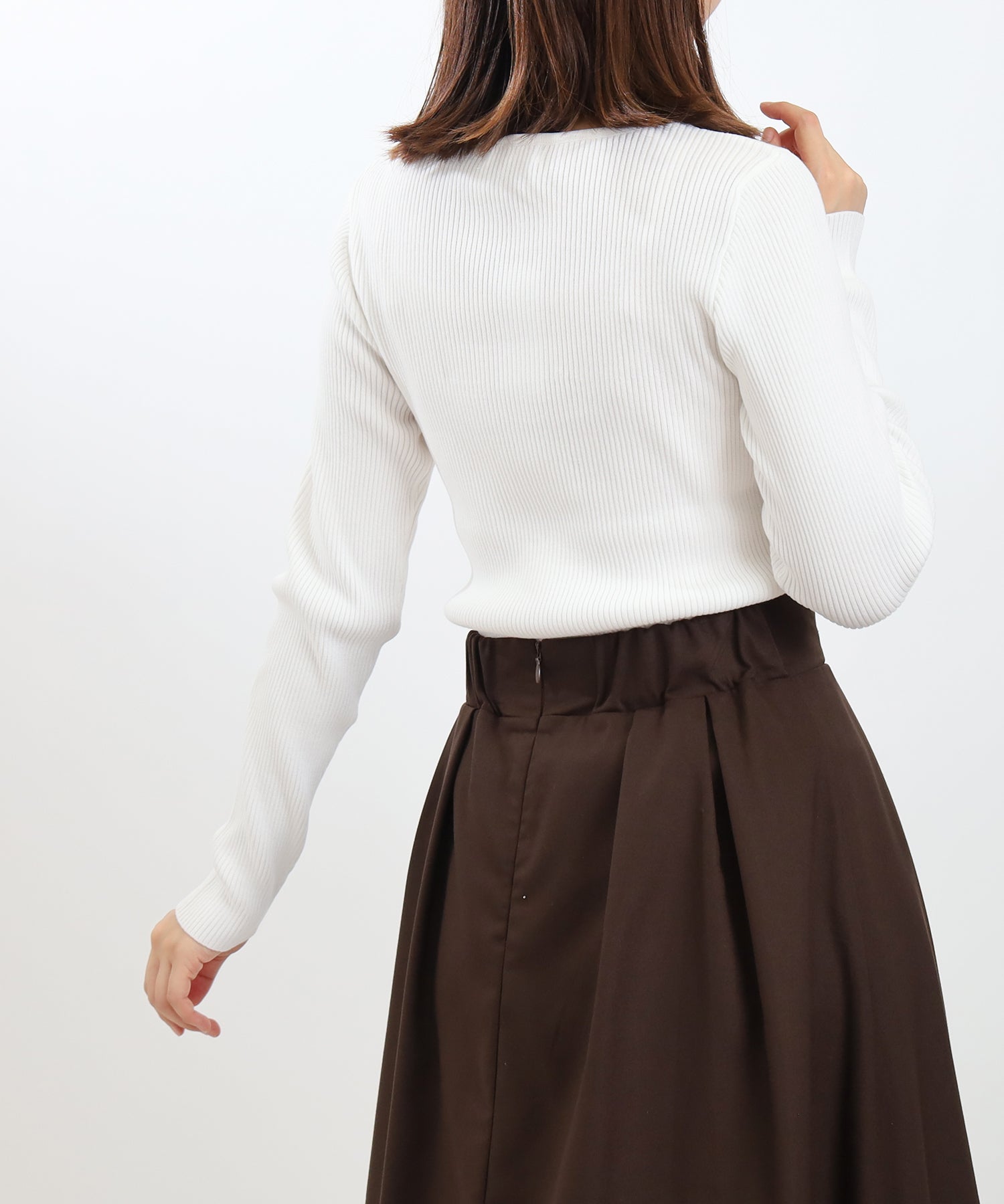 ホワイト　model：156　着用サイズ：M
