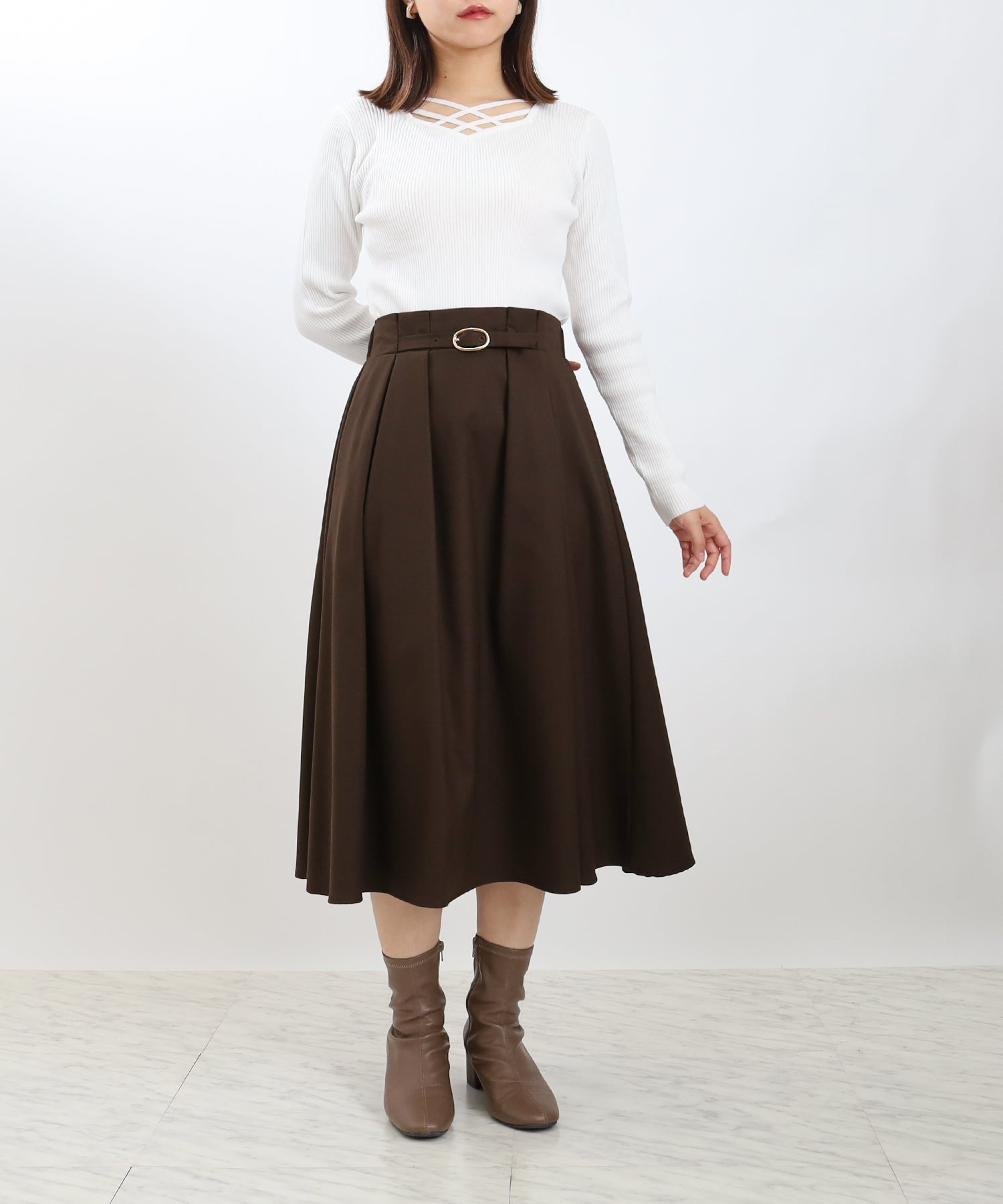 ブラウン　model：156　着用サイズ：M