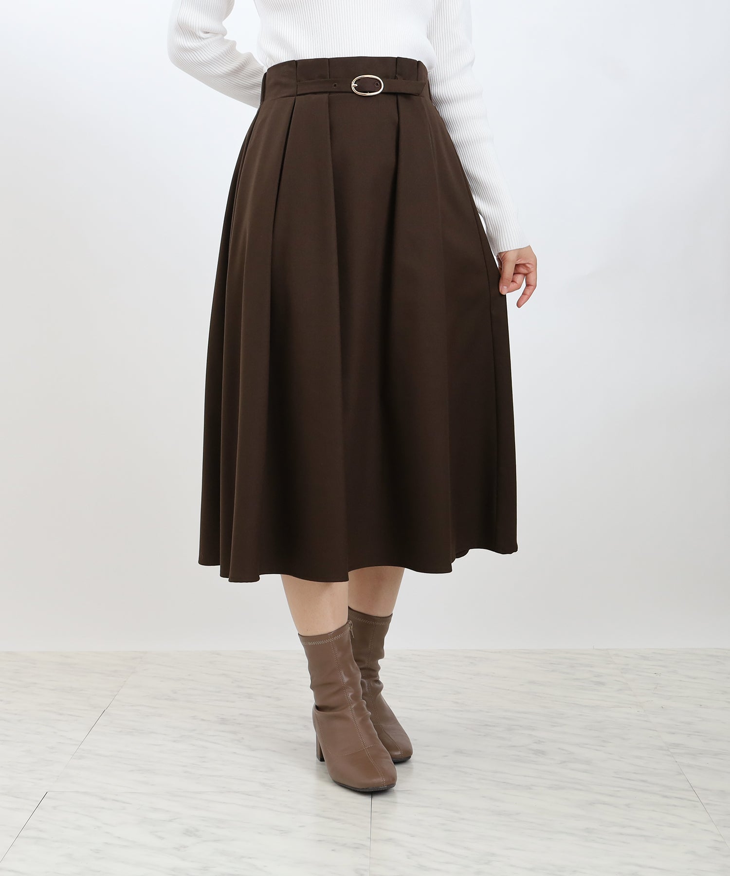 ブラウン　model：156　着用サイズ：M