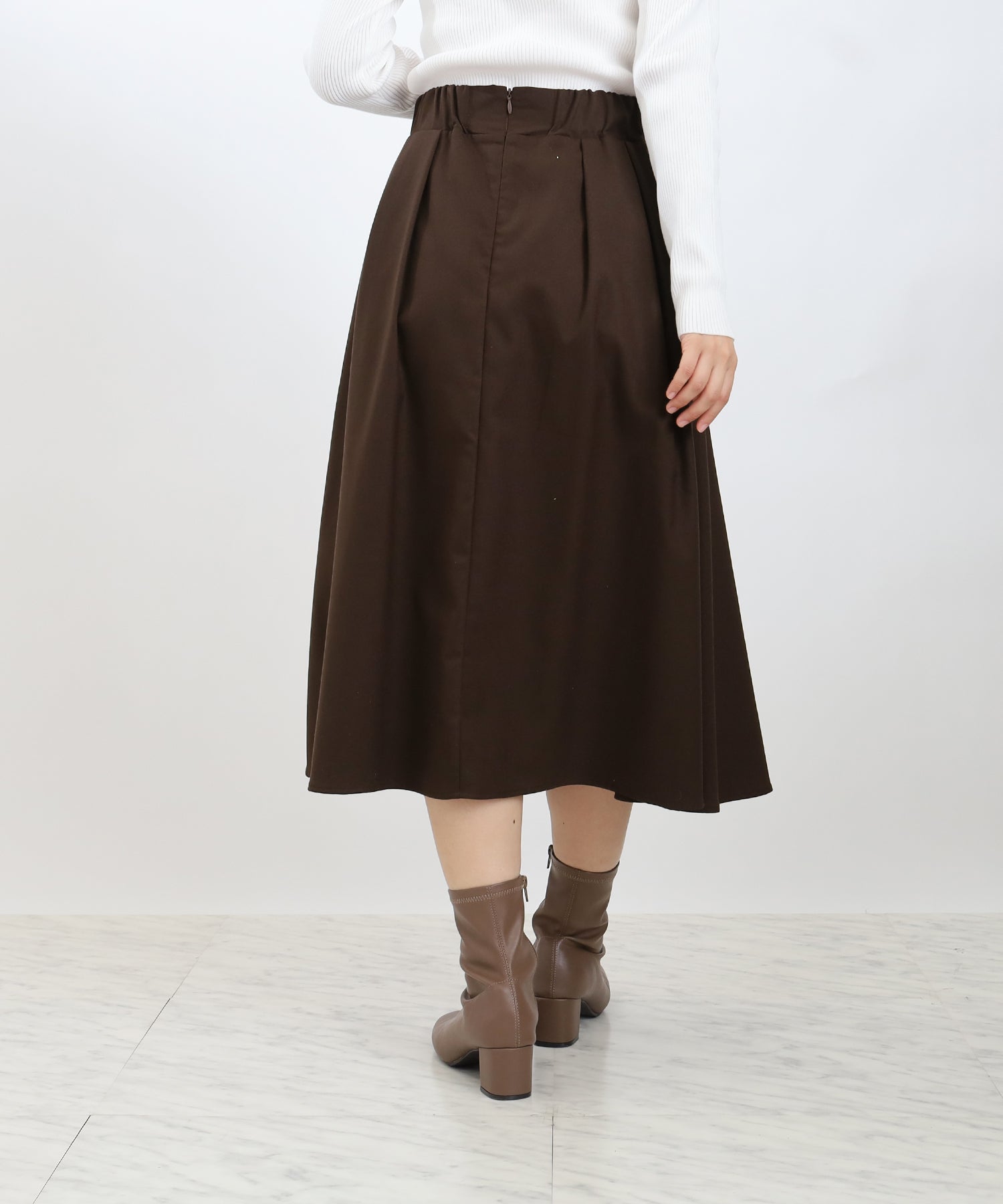 ブラウン　model：156　着用サイズ：M