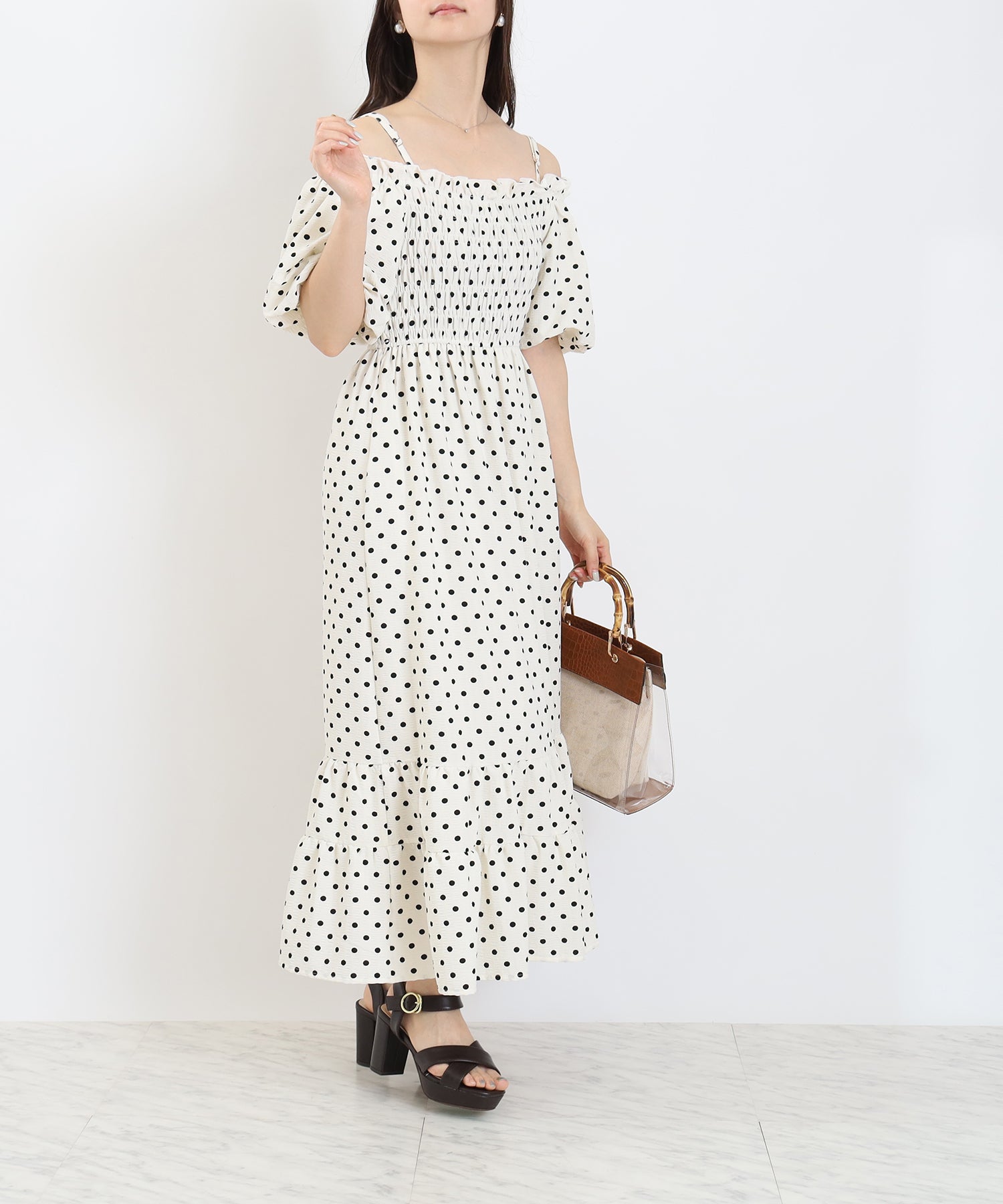 ベージュ　model：160　着用サイズ：M