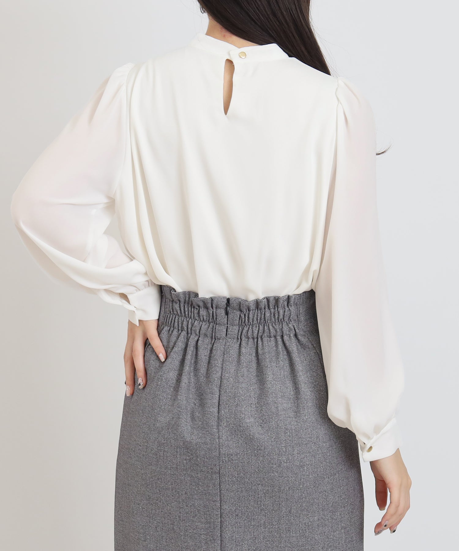 ホワイト　model:160cm  着用サイズ：M