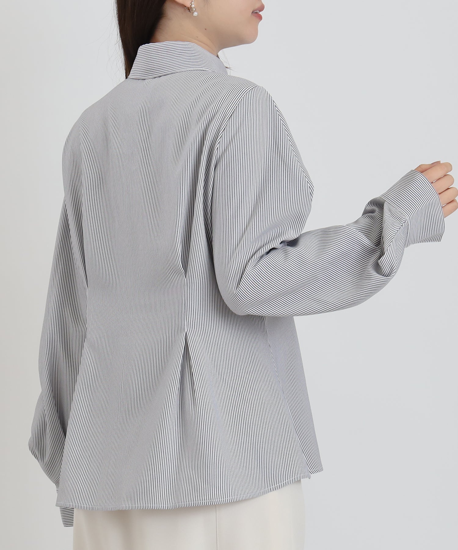 ホワイト×ブラック　model：156　着用サイズ：M