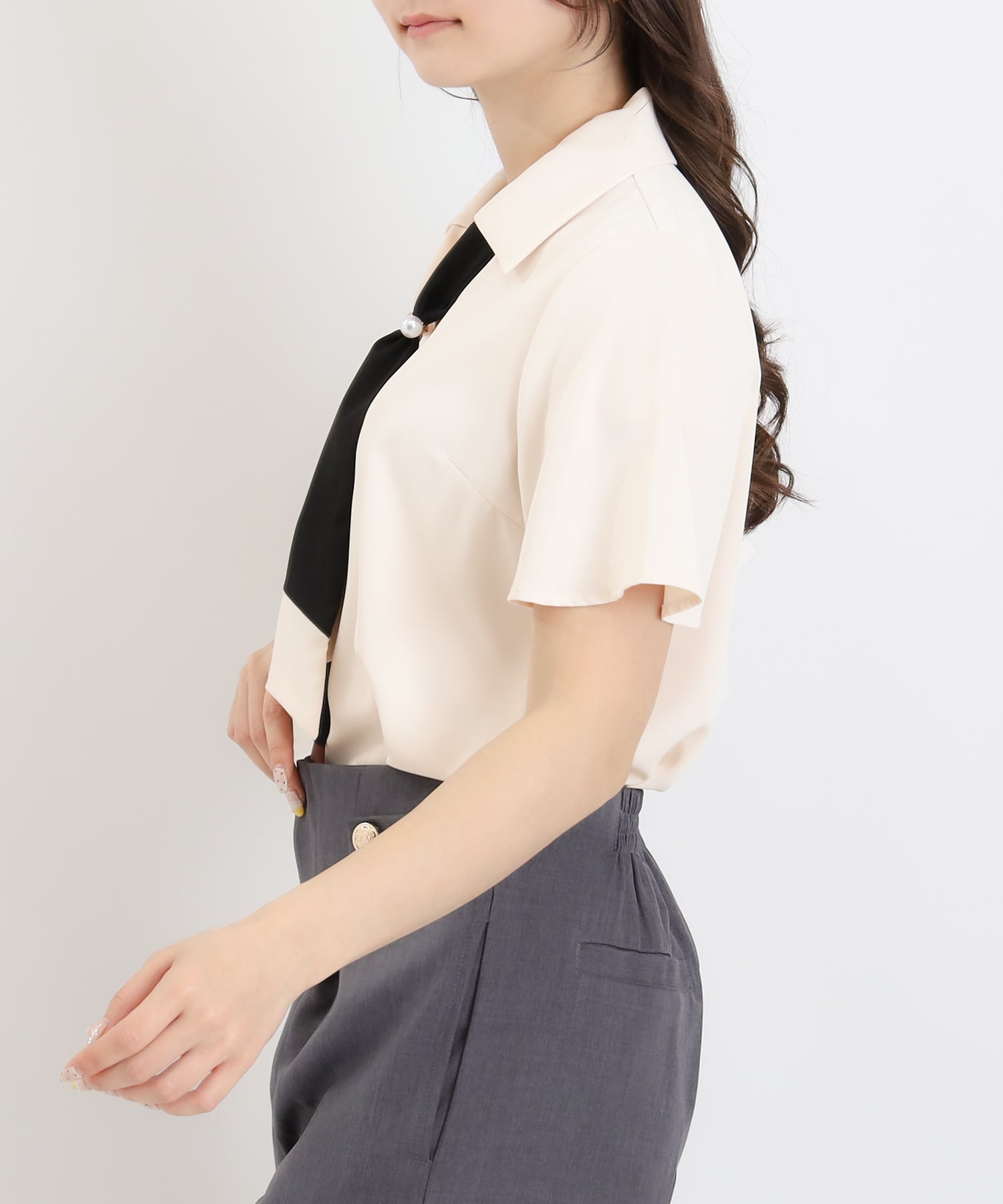 ベージュ　model：160　着用サイズ：M