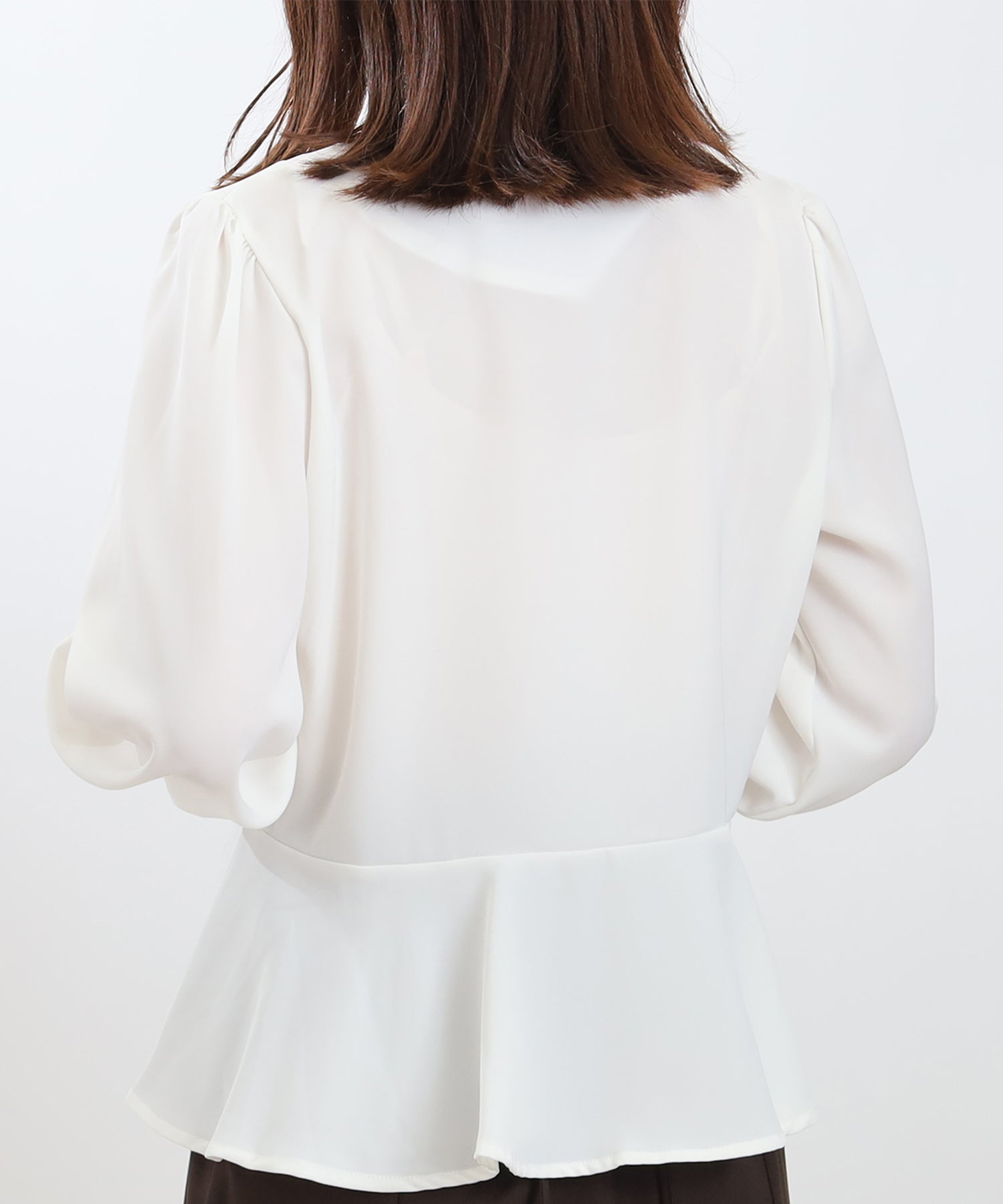 ホワイト　model：156㎝ 着用サイズ：M