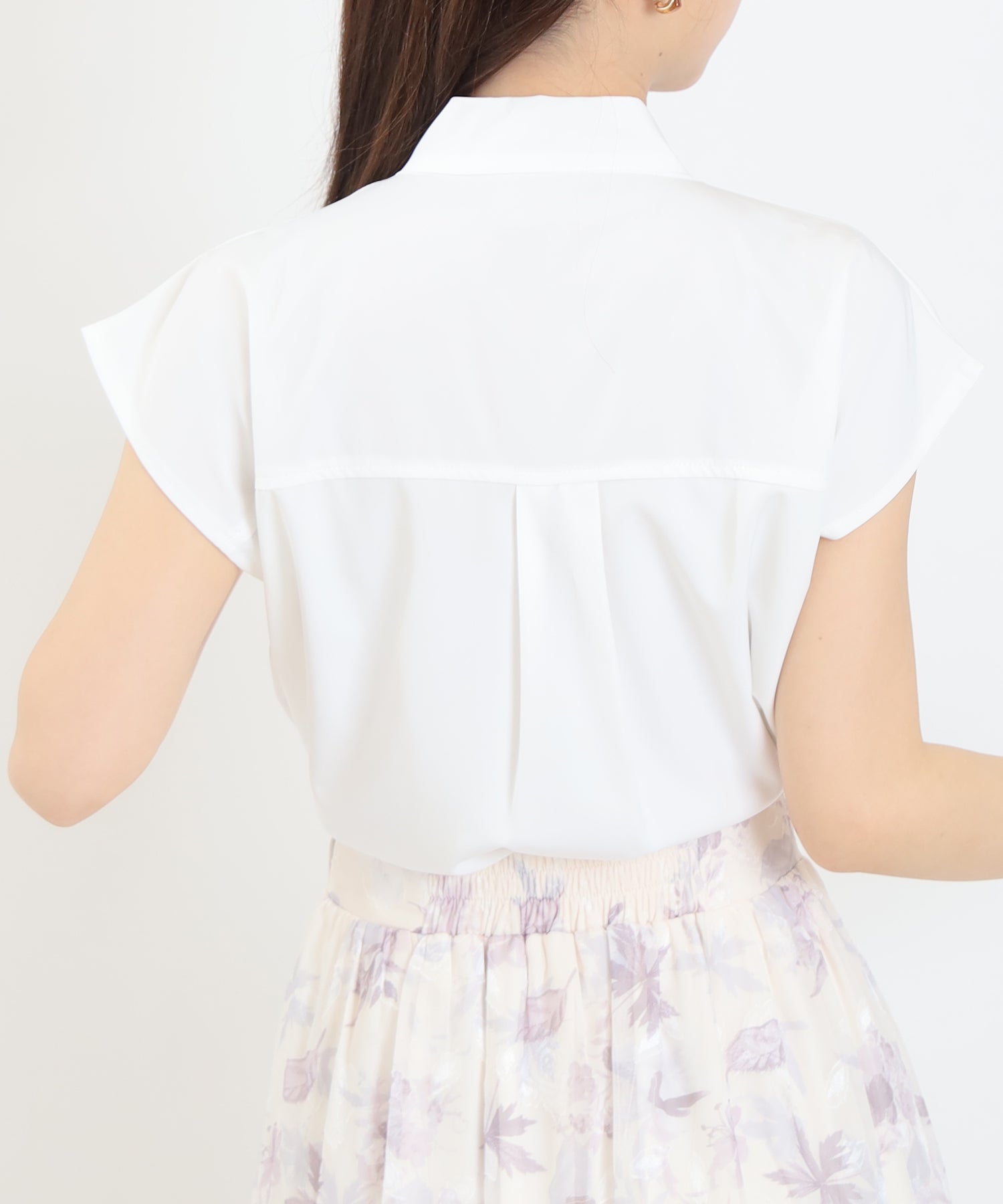 ホワイト　model：156　着用サイズ：M