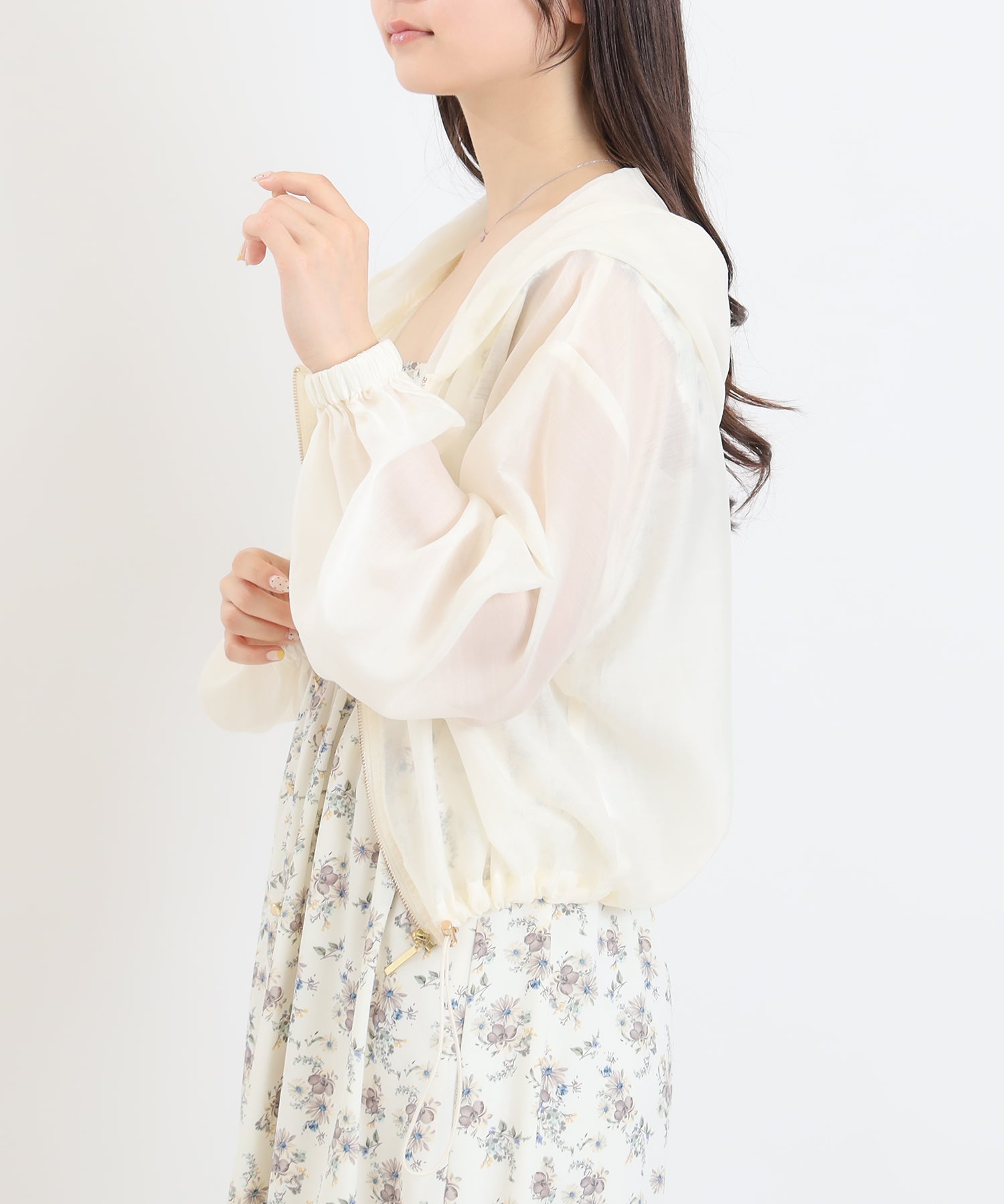 ベージュ　model：160　着用サイズ：M