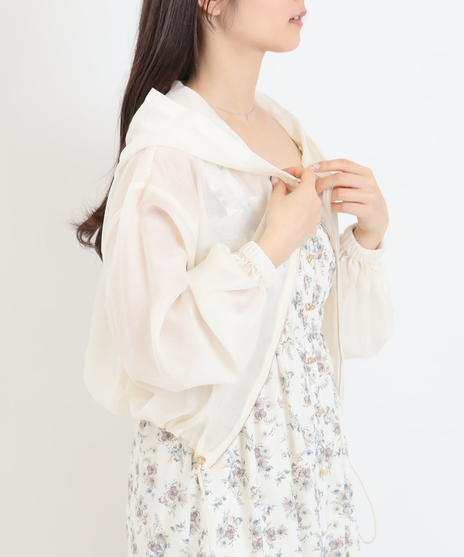 ベージュ　model：160　着用サイズ：M