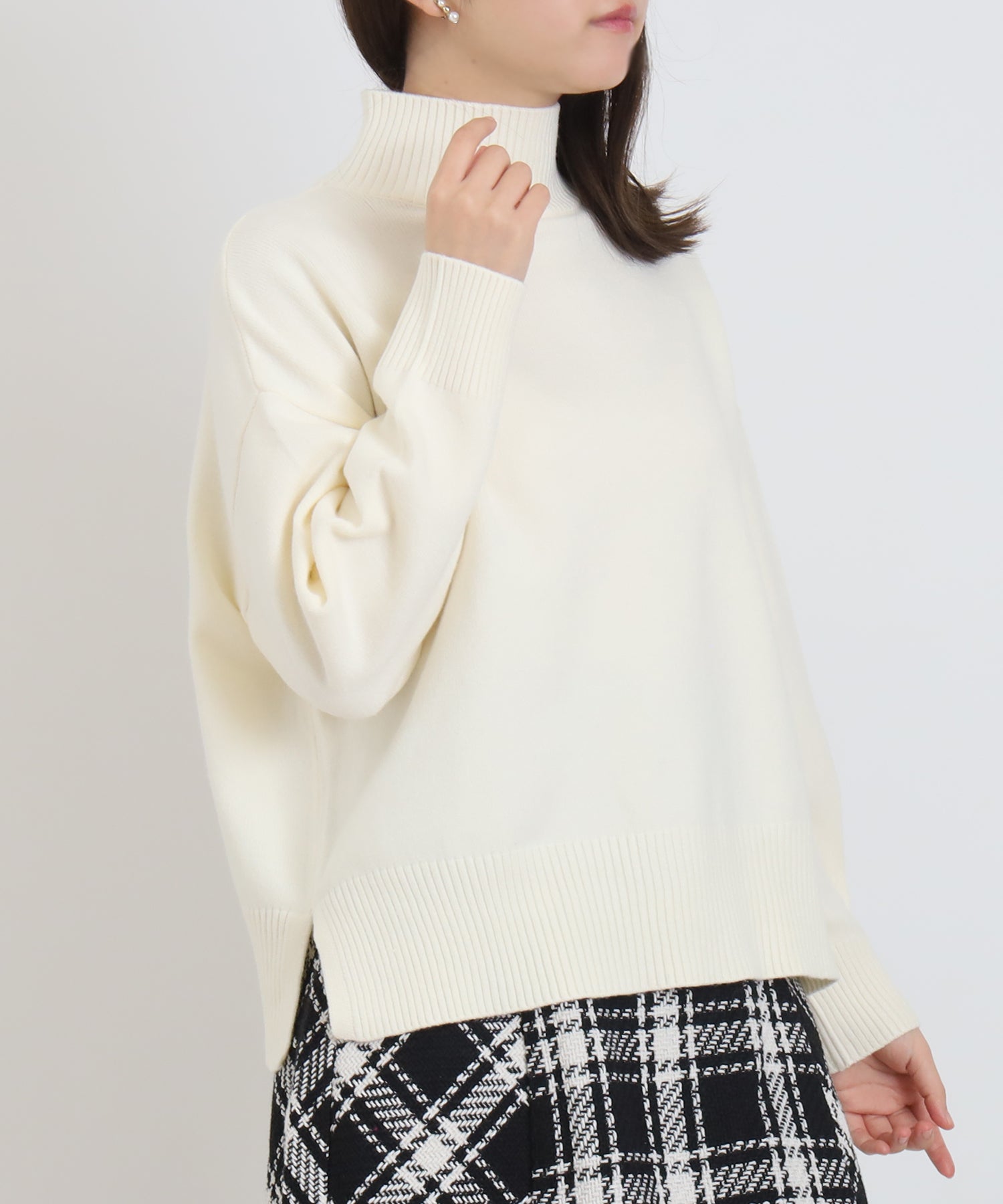 ホワイト　model：156　着用サイズ：M