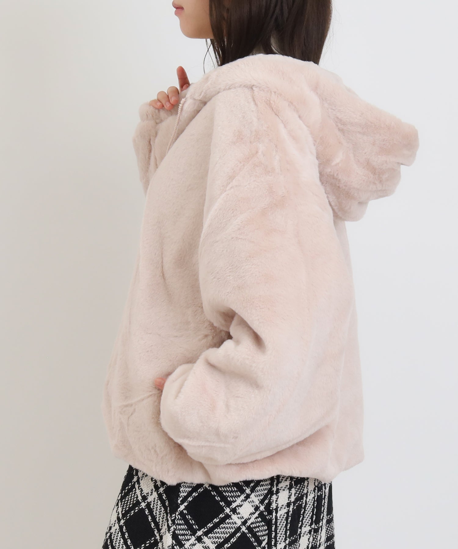 ピンクベージュ　moedl：156　着用サイズ：M