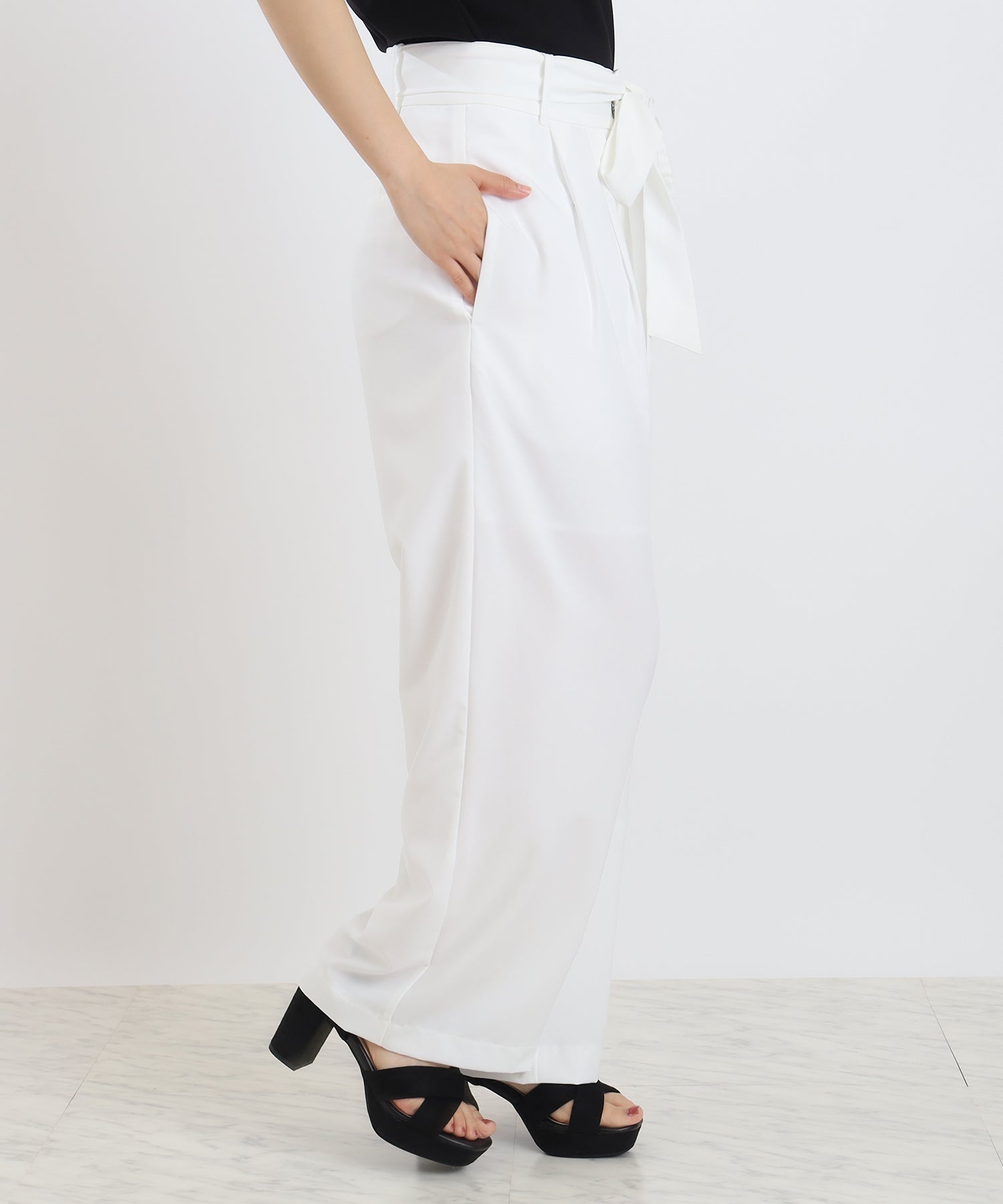 ホワイト　model：156　着用サイズ：S