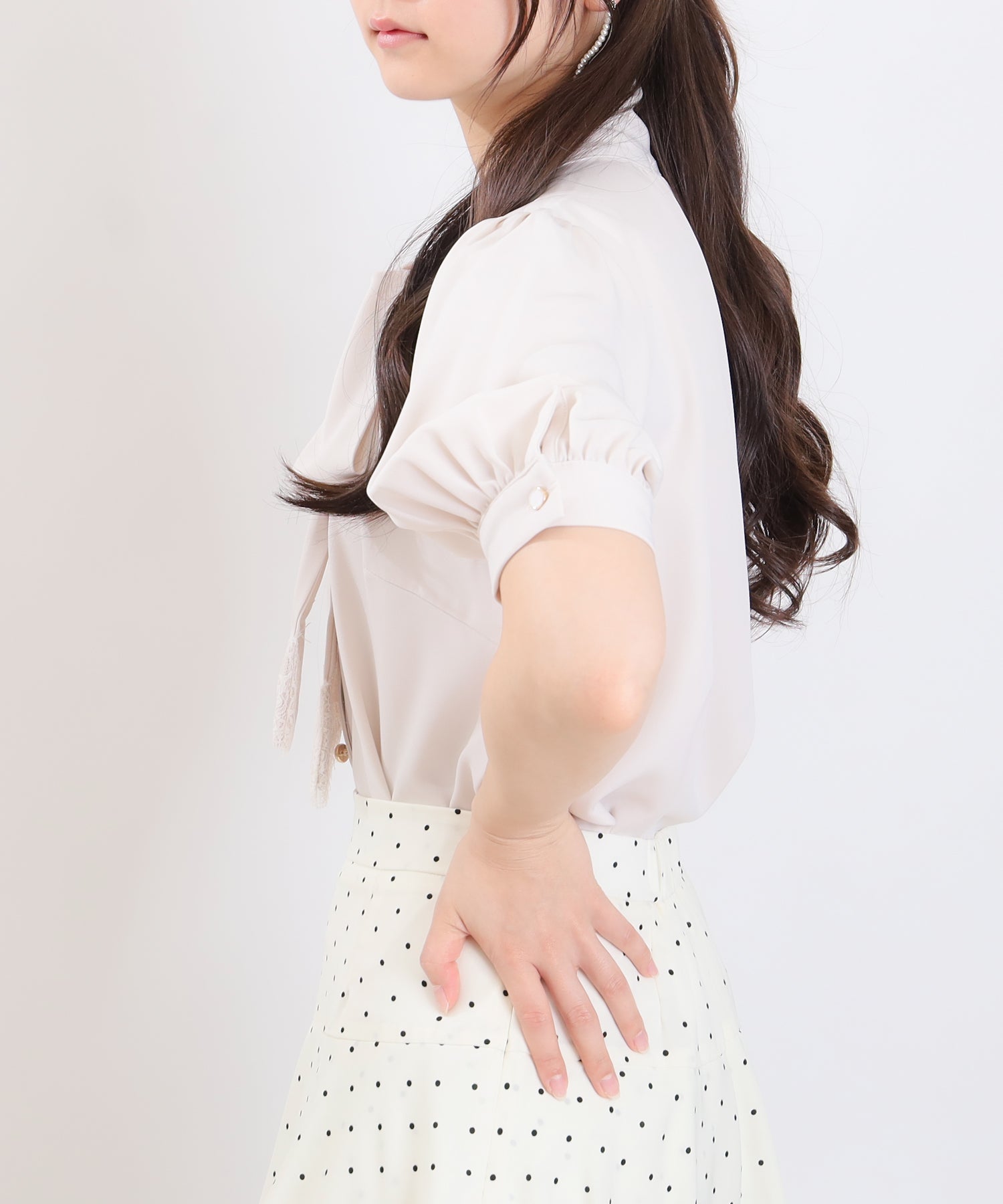 ピンクベージュ　model：160　着用サイズ：M