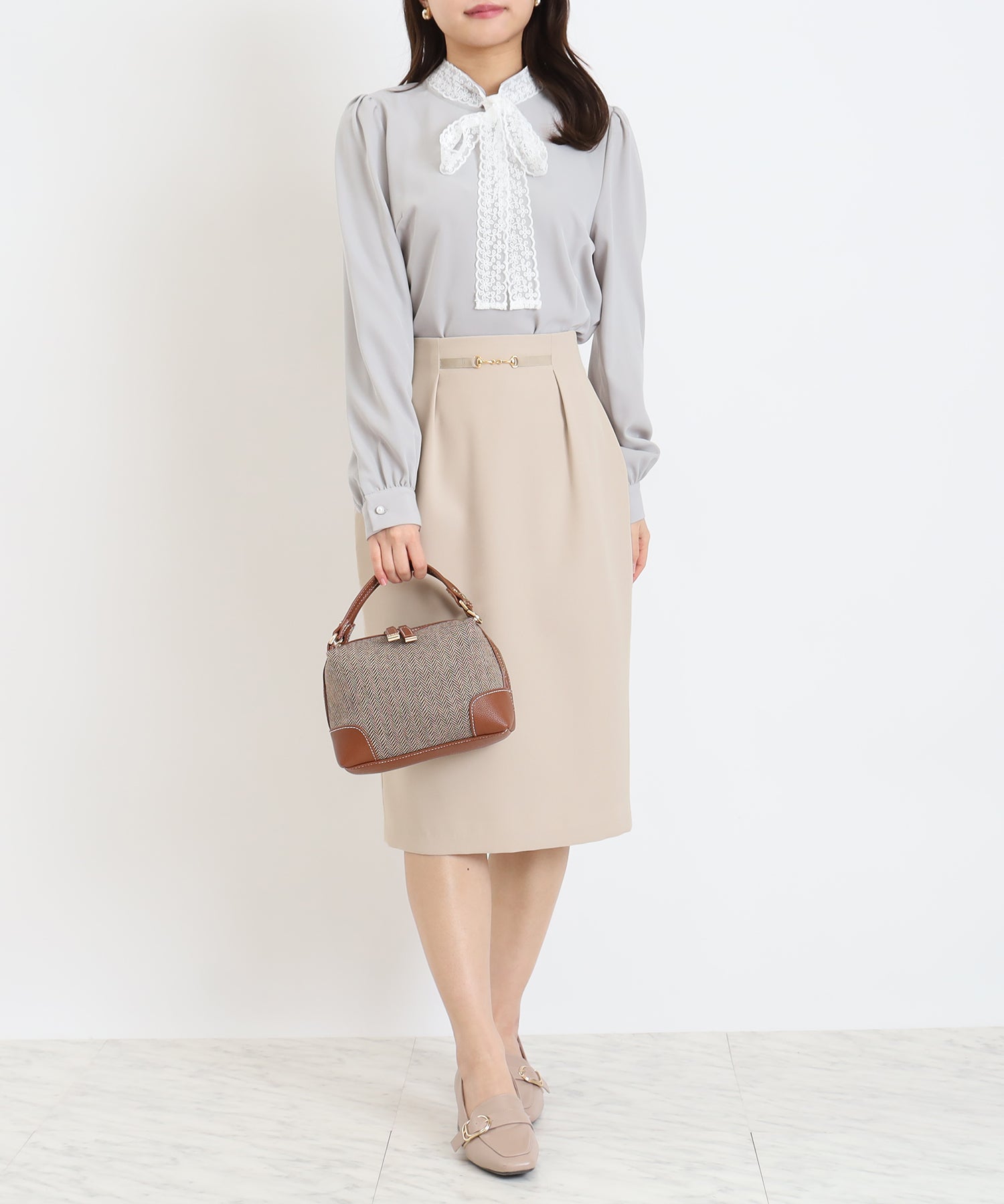 ベージュ　model:156cm  着用サイズ：M