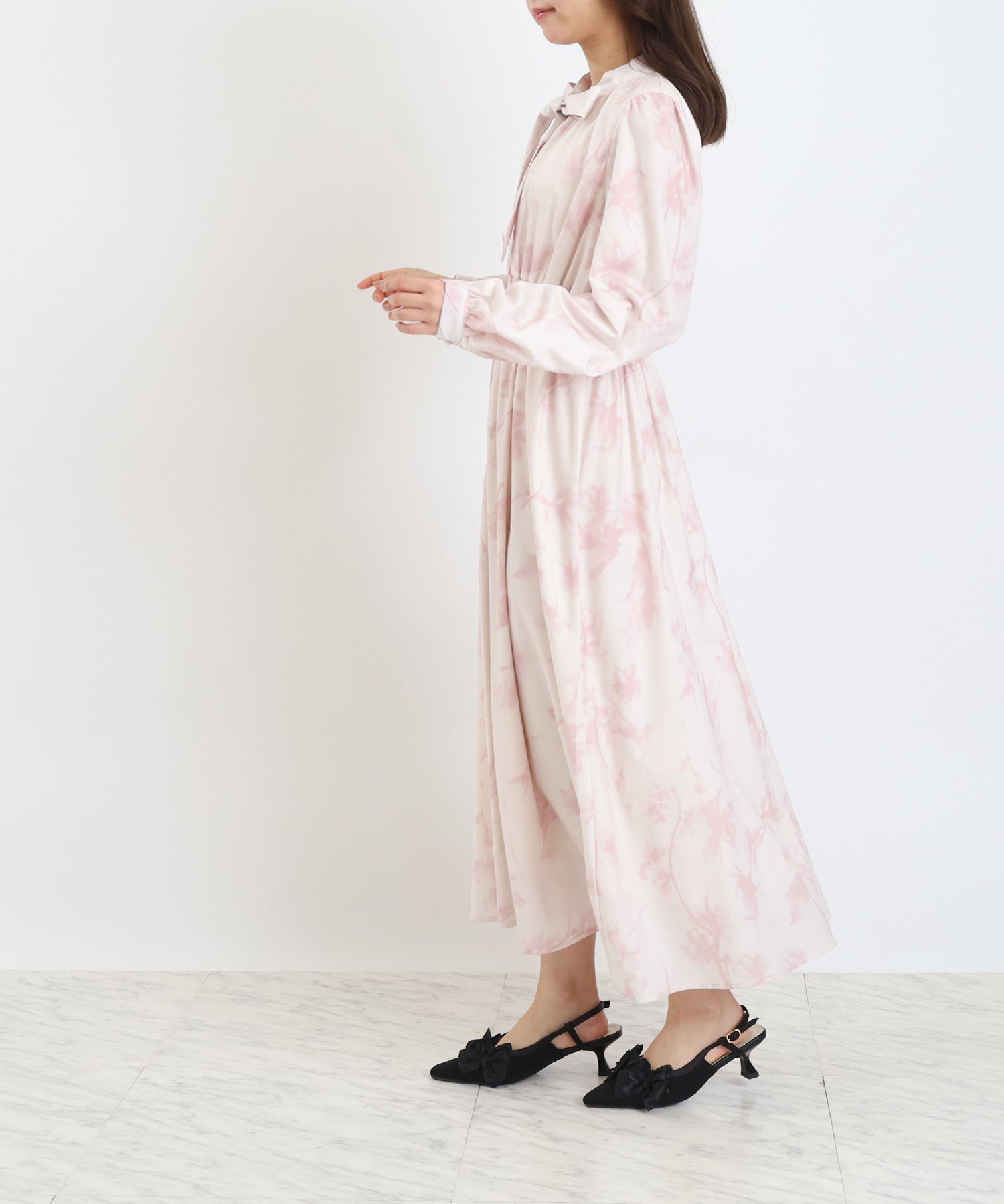 リボンタイ水彩花柄ワンピース