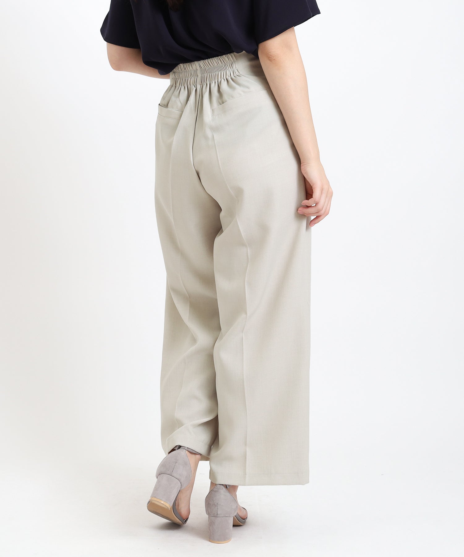 ベージュ　model:160cm  着用サイズ：M