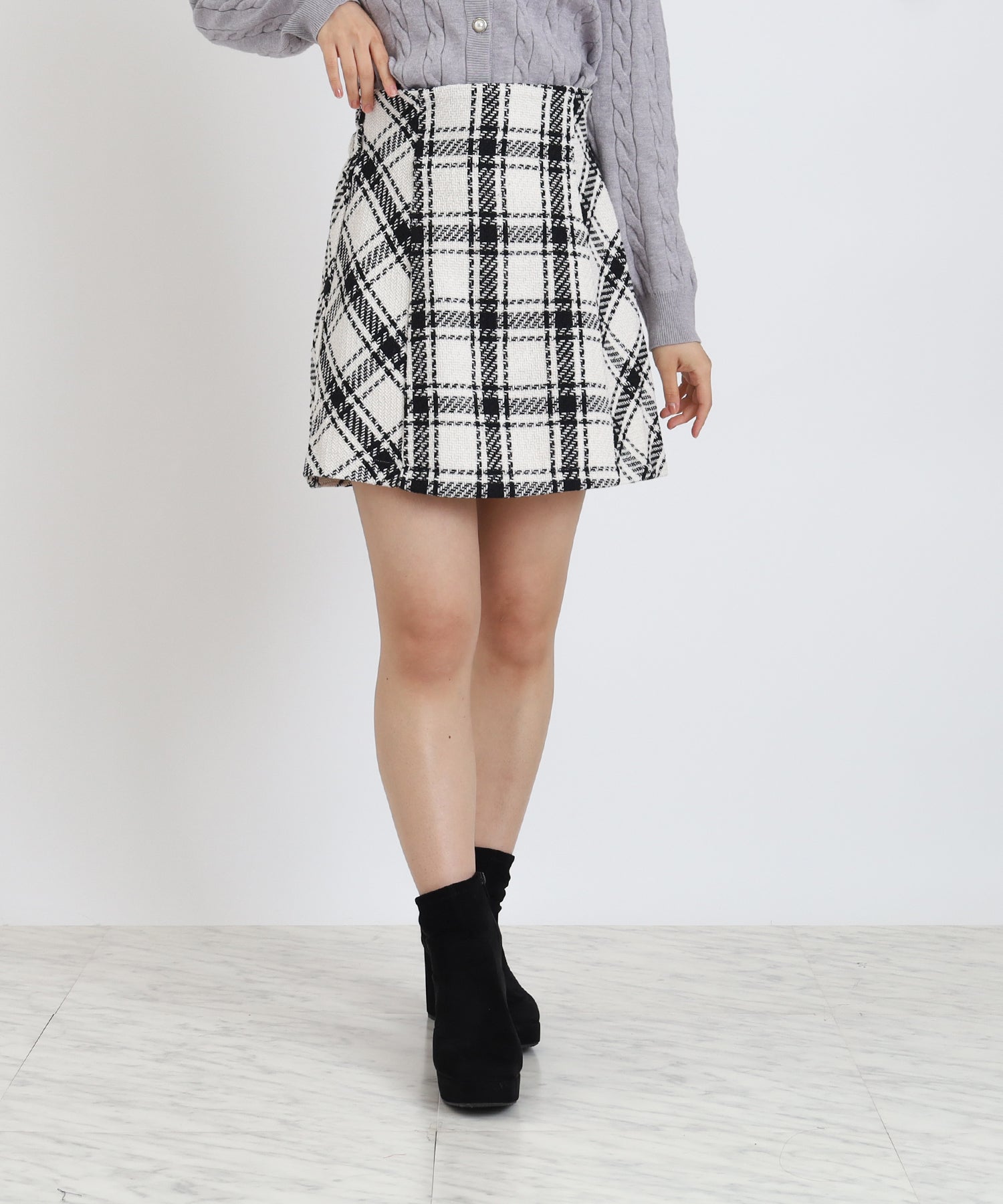 ホワイト　model：156　着用サイズ：M