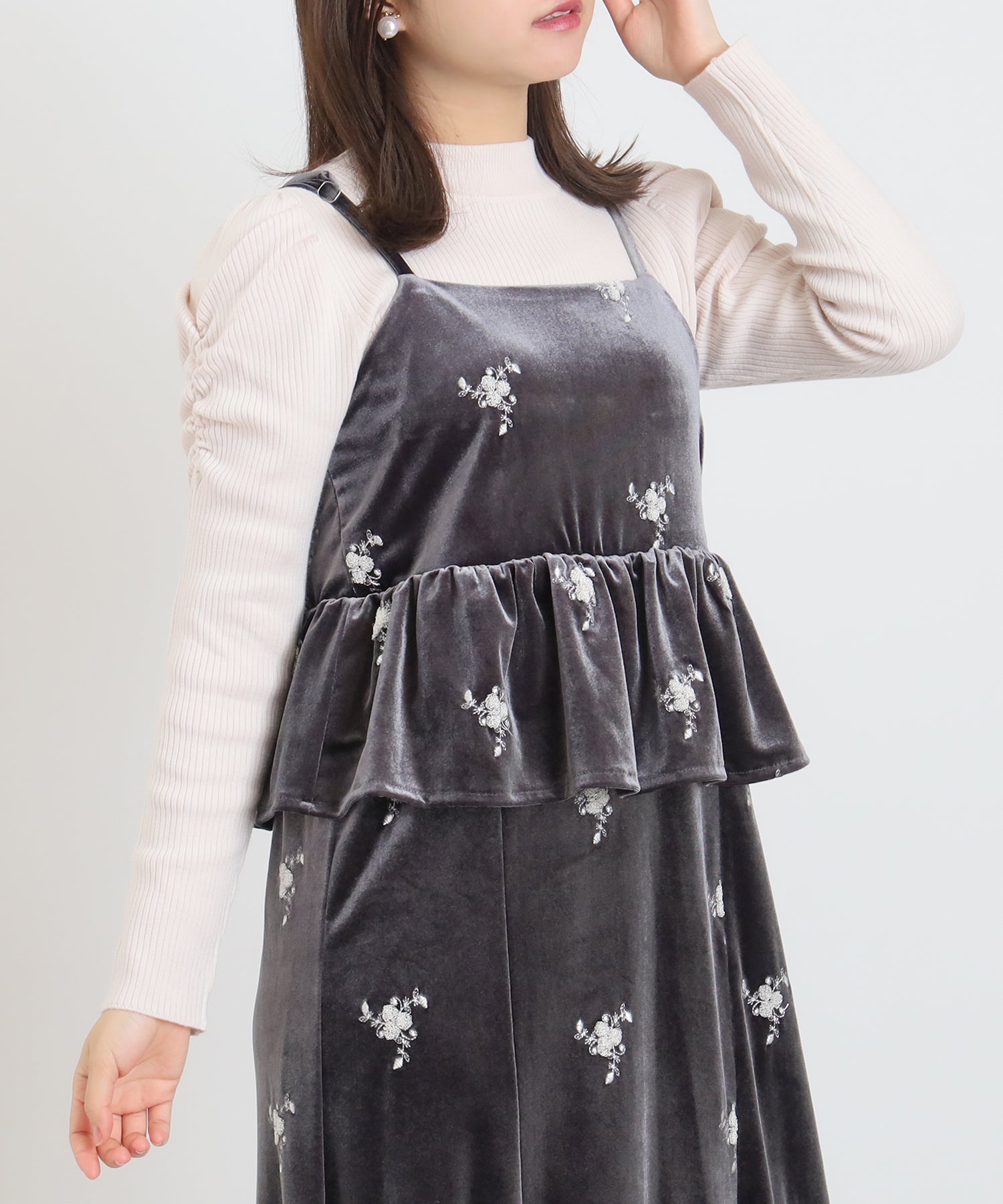 ライトグレー　model：156　着用サイズ：M