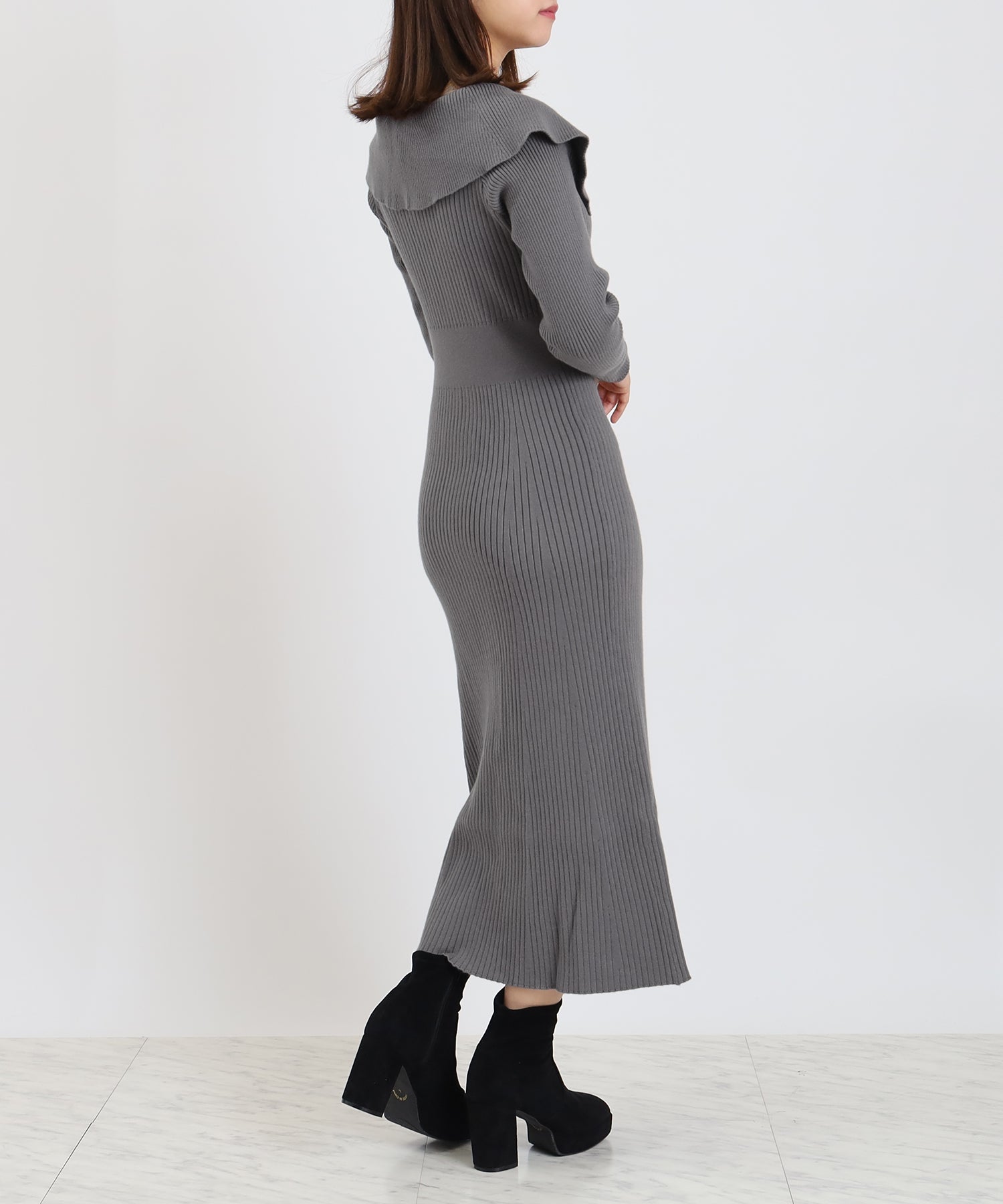 チャコール　model：156　着用サイズ：M