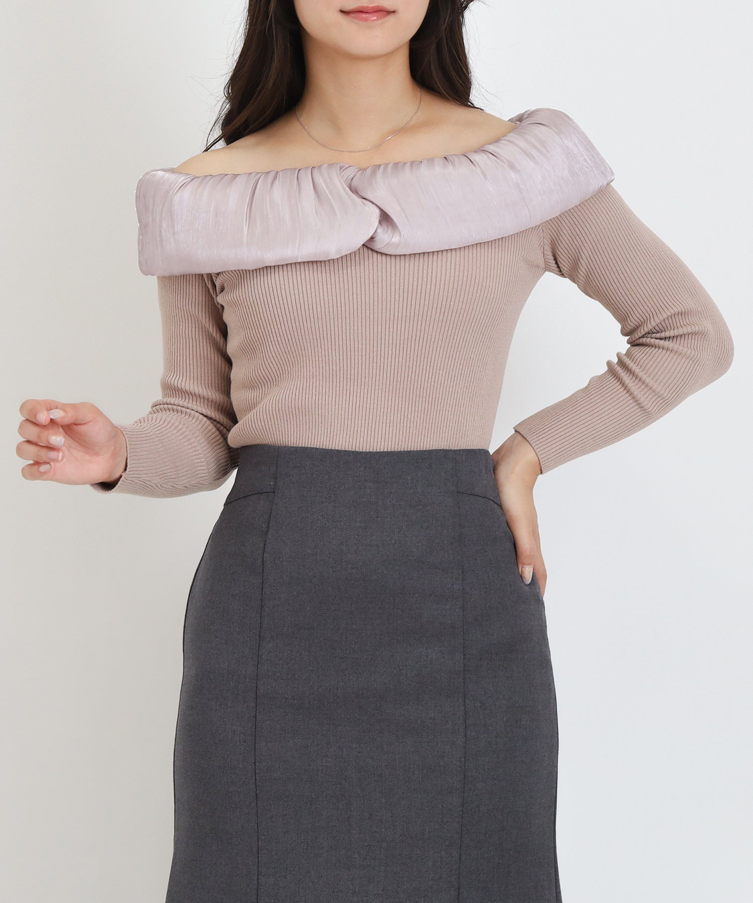 ピンクベージュ　model：160　着用サイズ：M