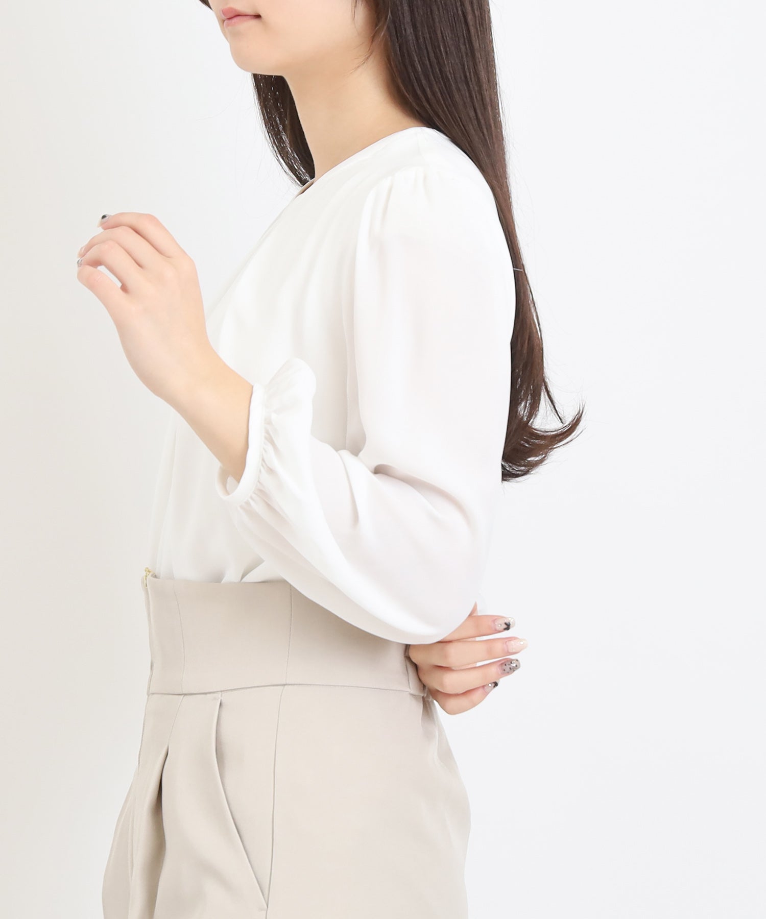 ホワイト　model：160　着用サイズ：M